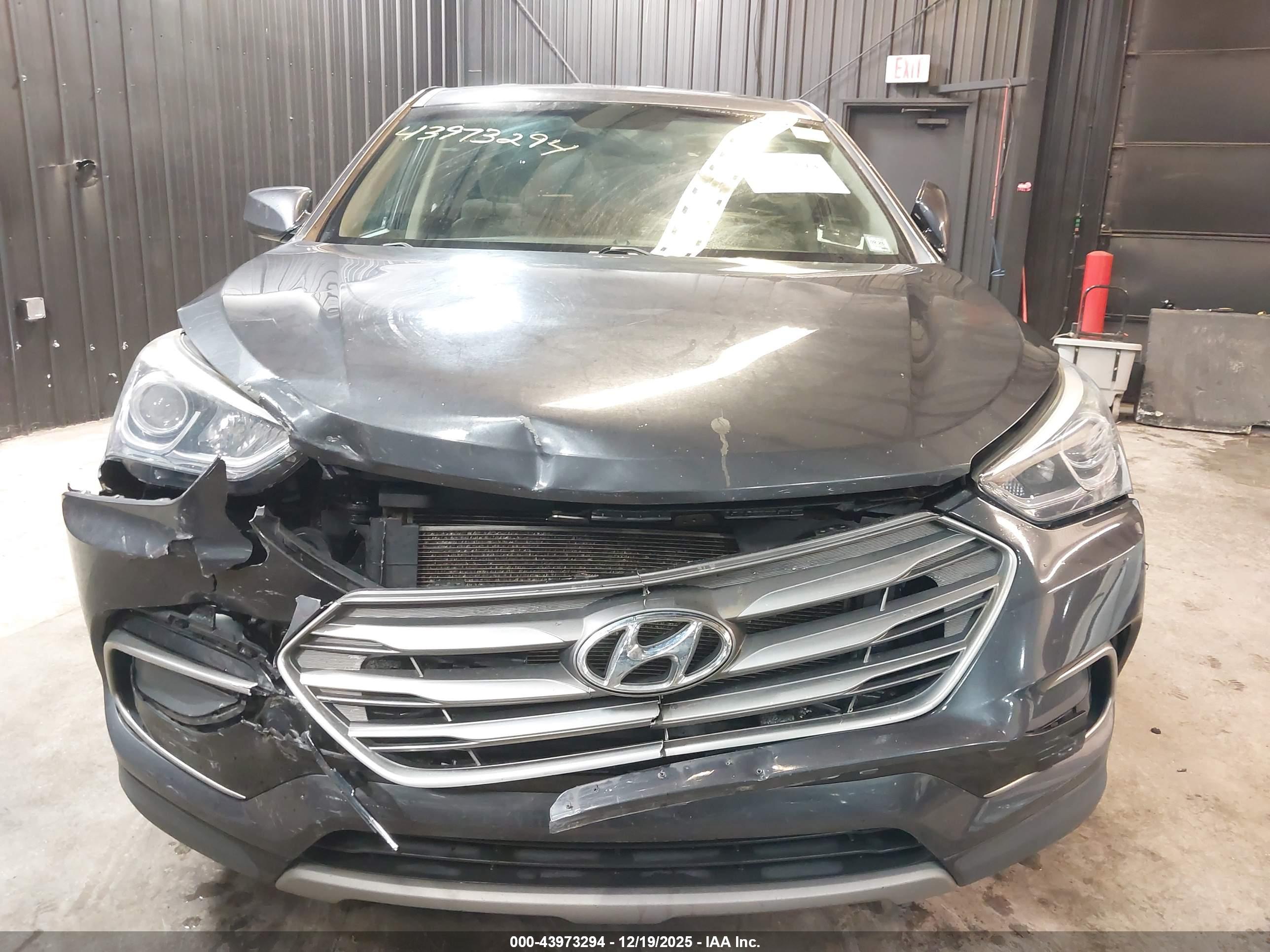 HYUNDAI SANTA image 6
