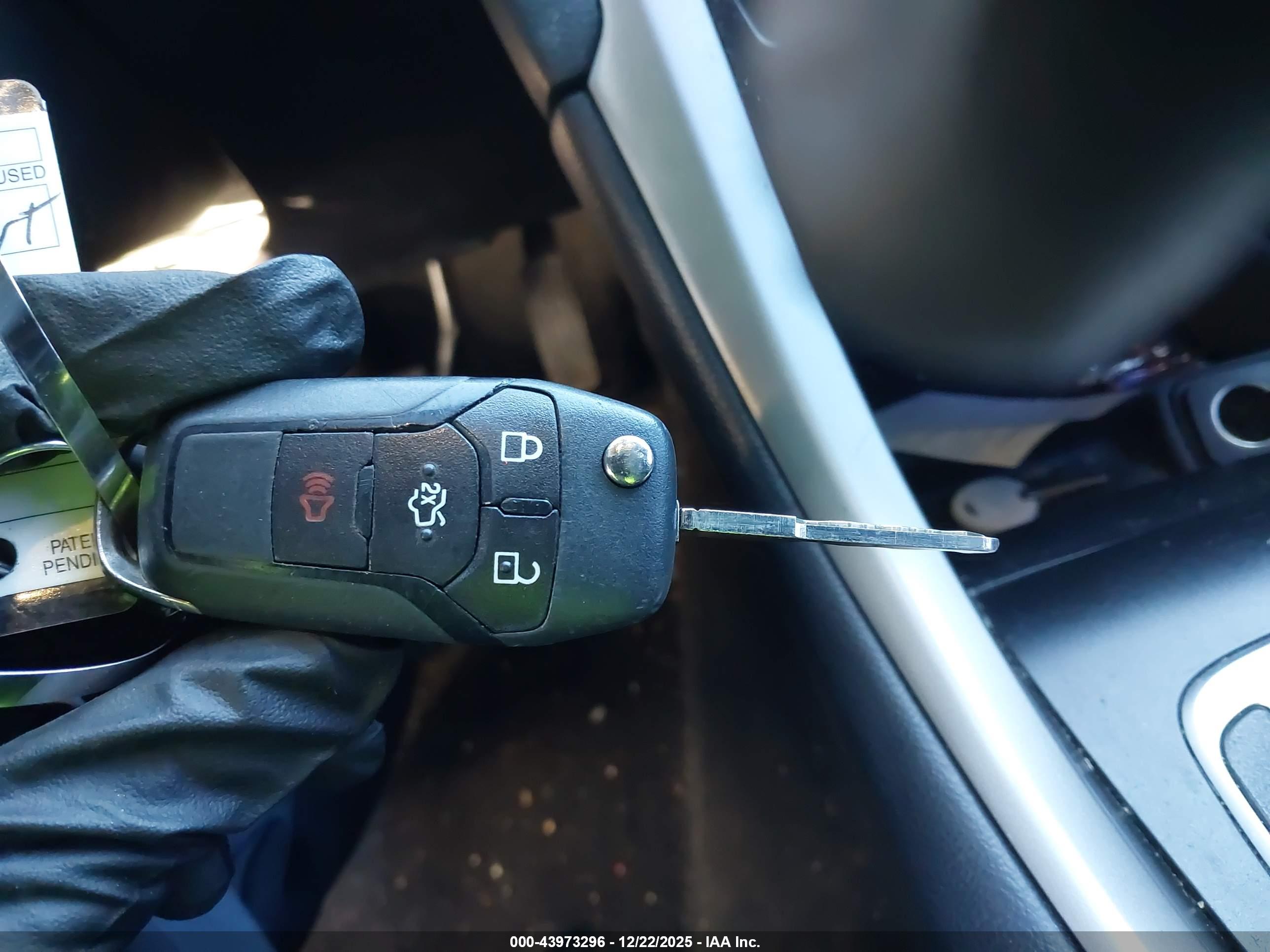 FORD FUSION image 11