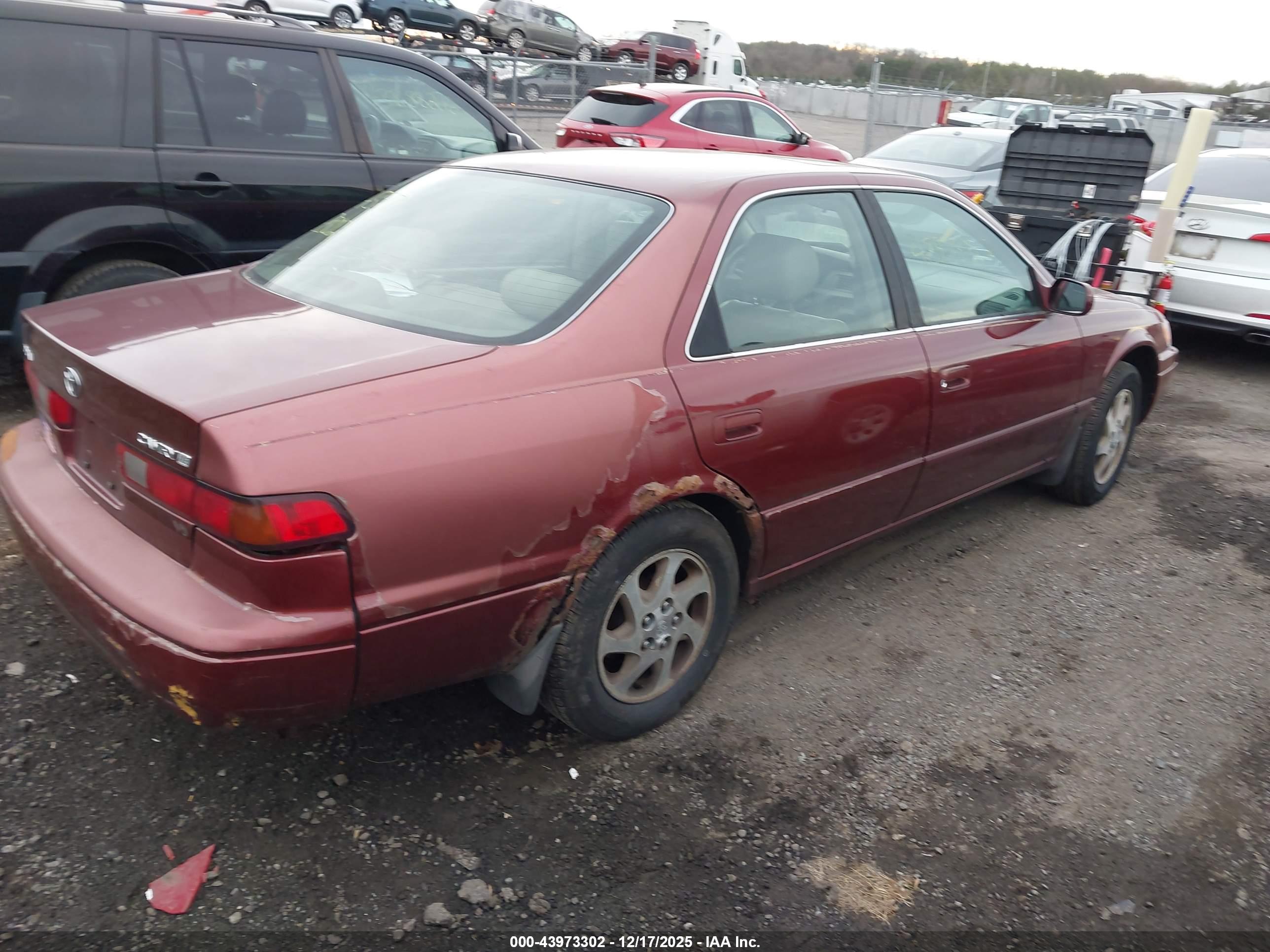 TOYOTA CAMRY image 4