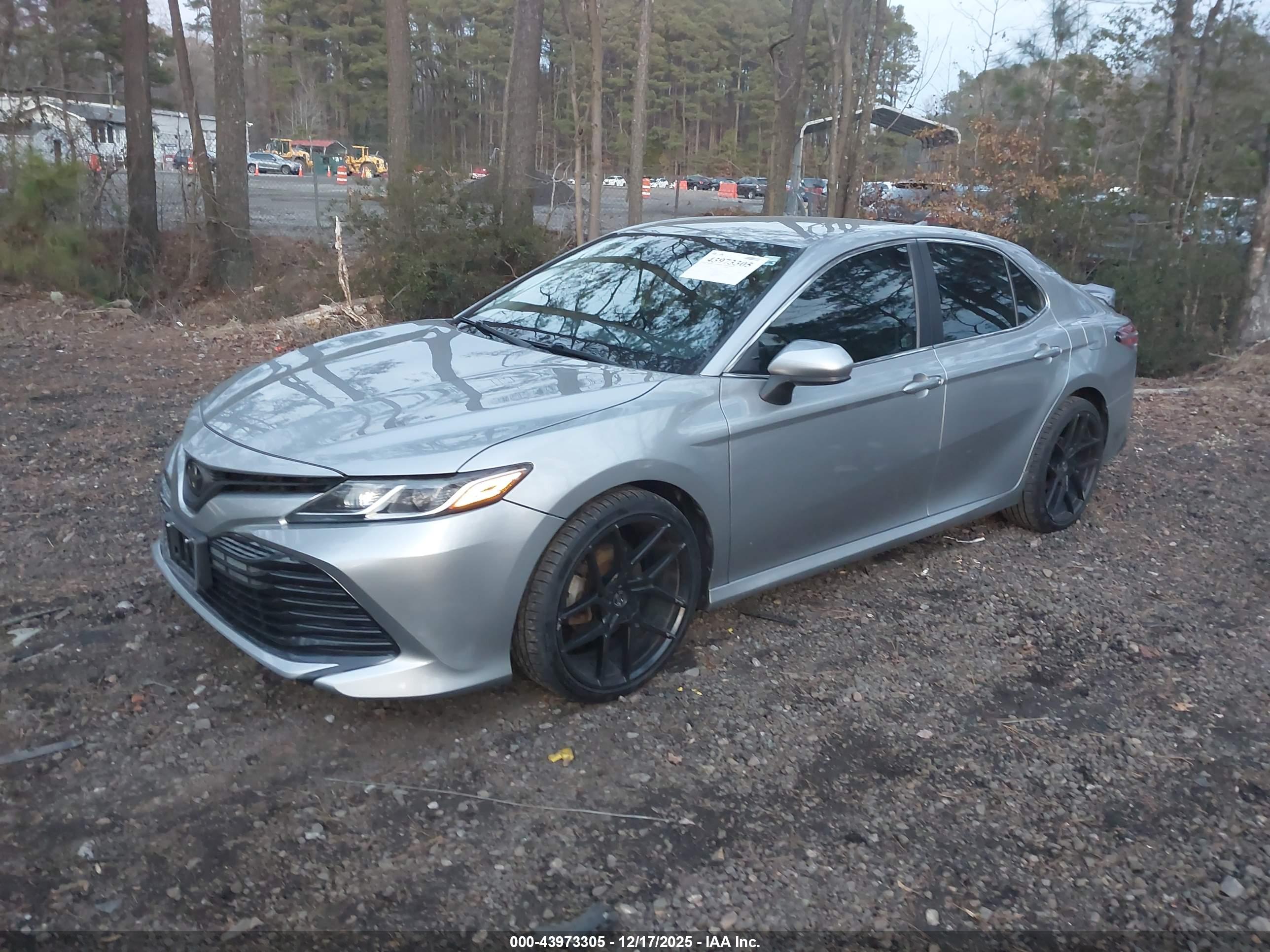 TOYOTA CAMRY image 2