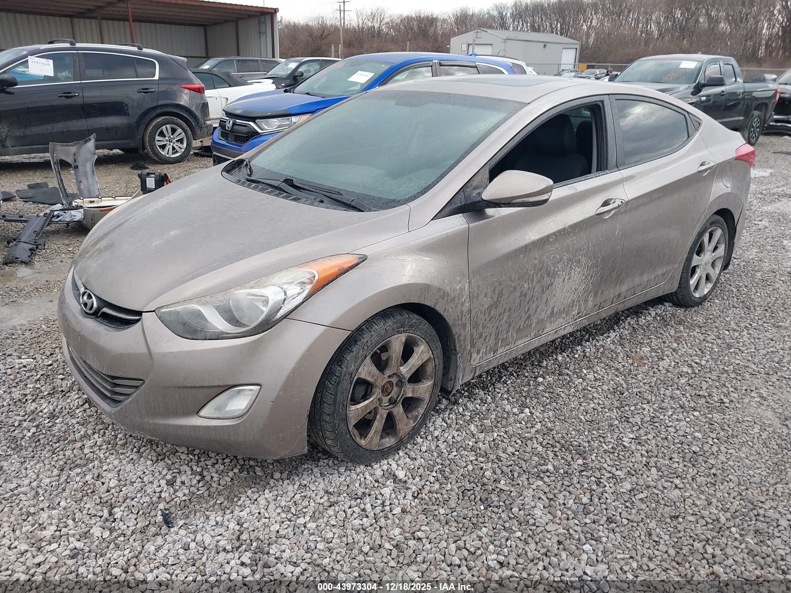 HYUNDAI ELANTRA image 2