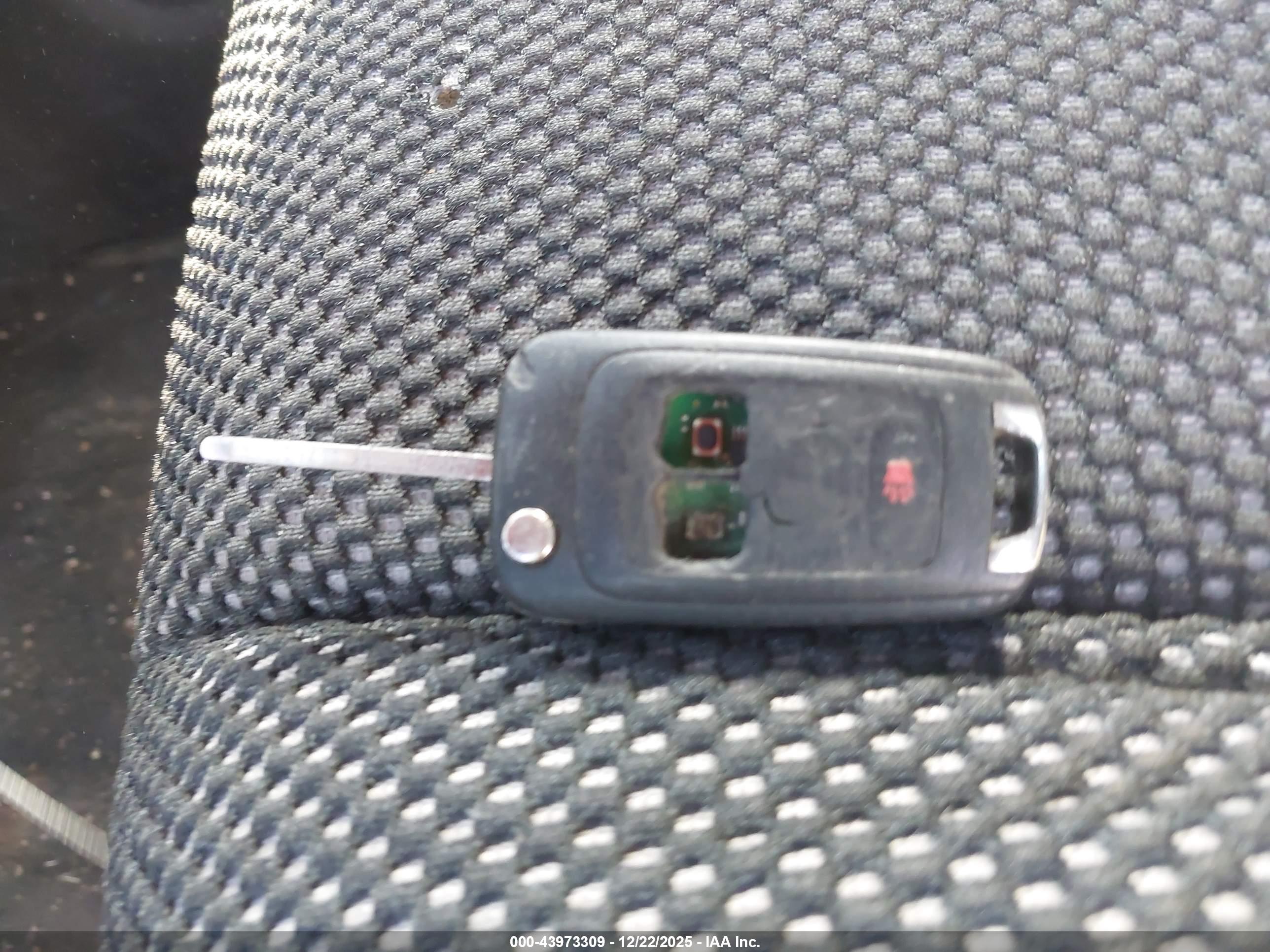 CHEVROLET EQUINOX image 11