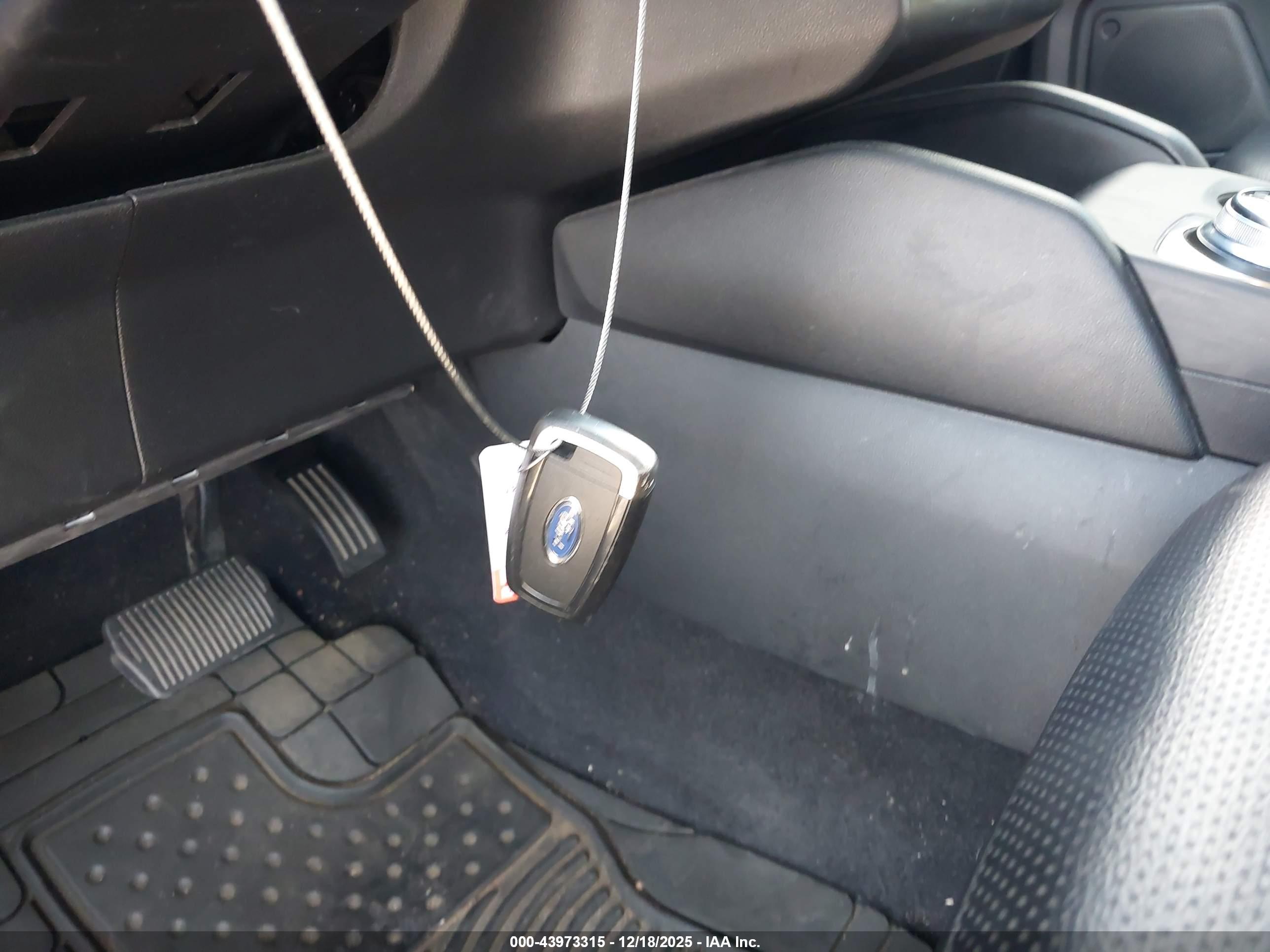 FORD ESCAPE image 11