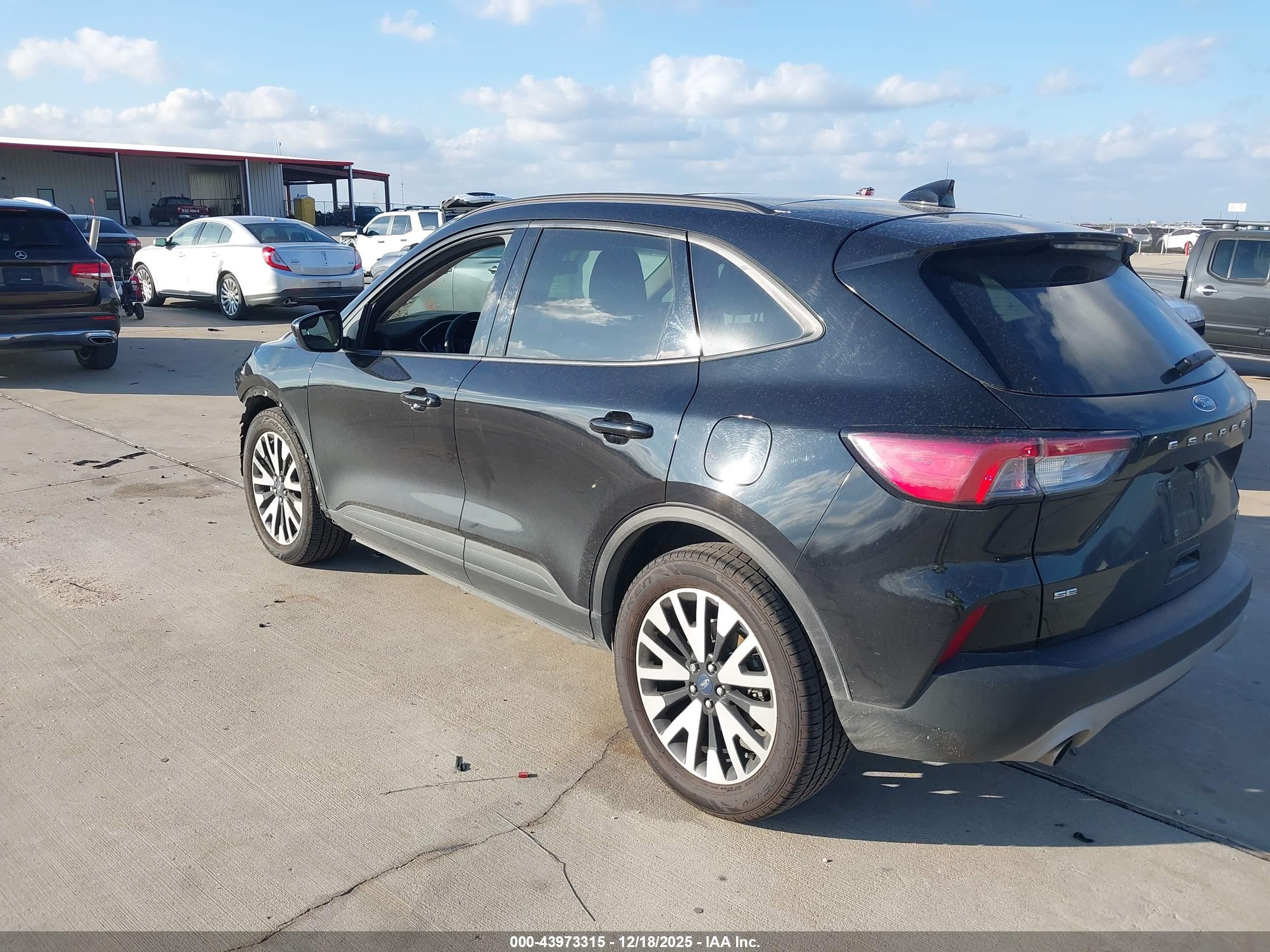 FORD ESCAPE image 3