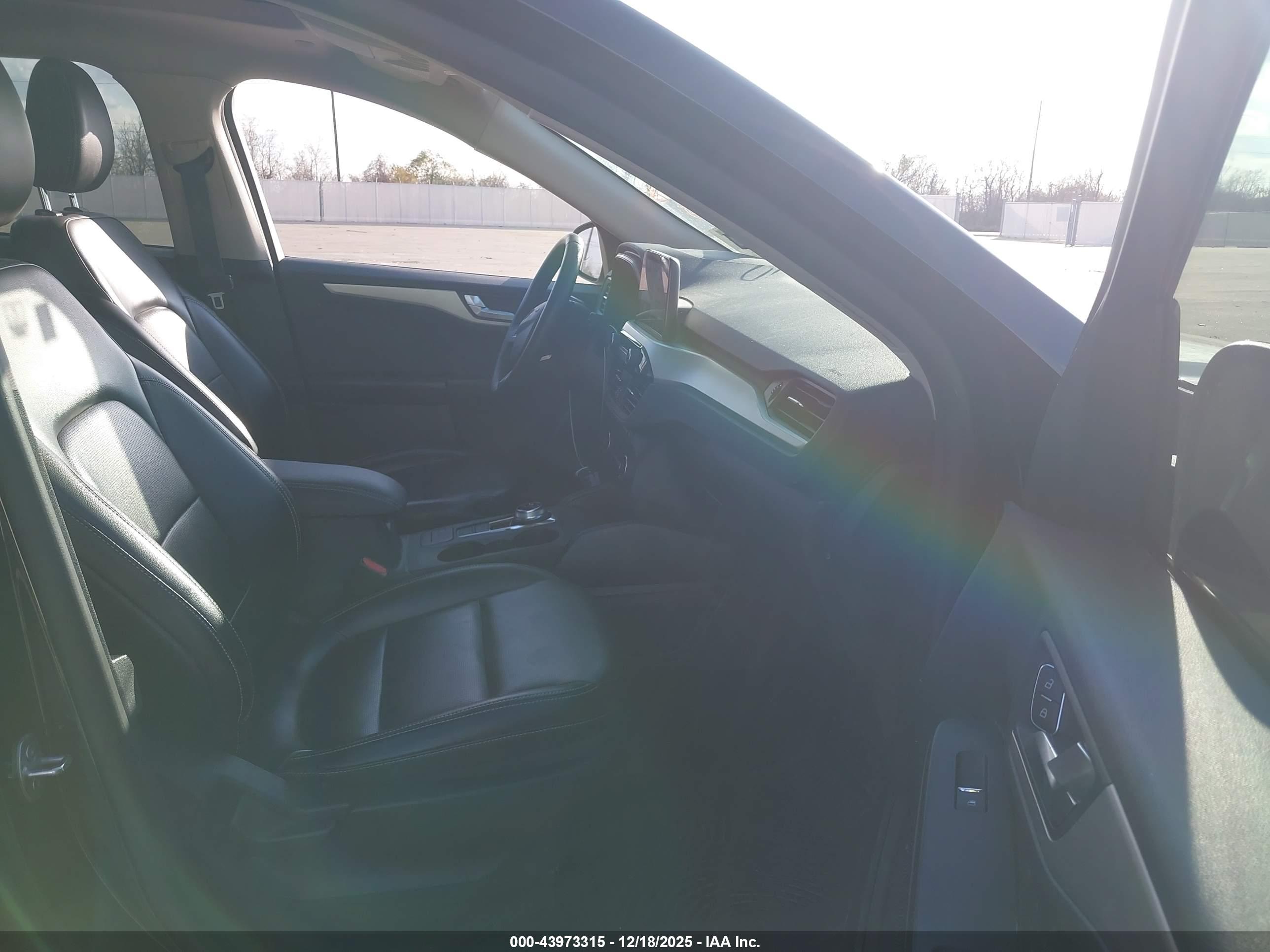 FORD ESCAPE image 5