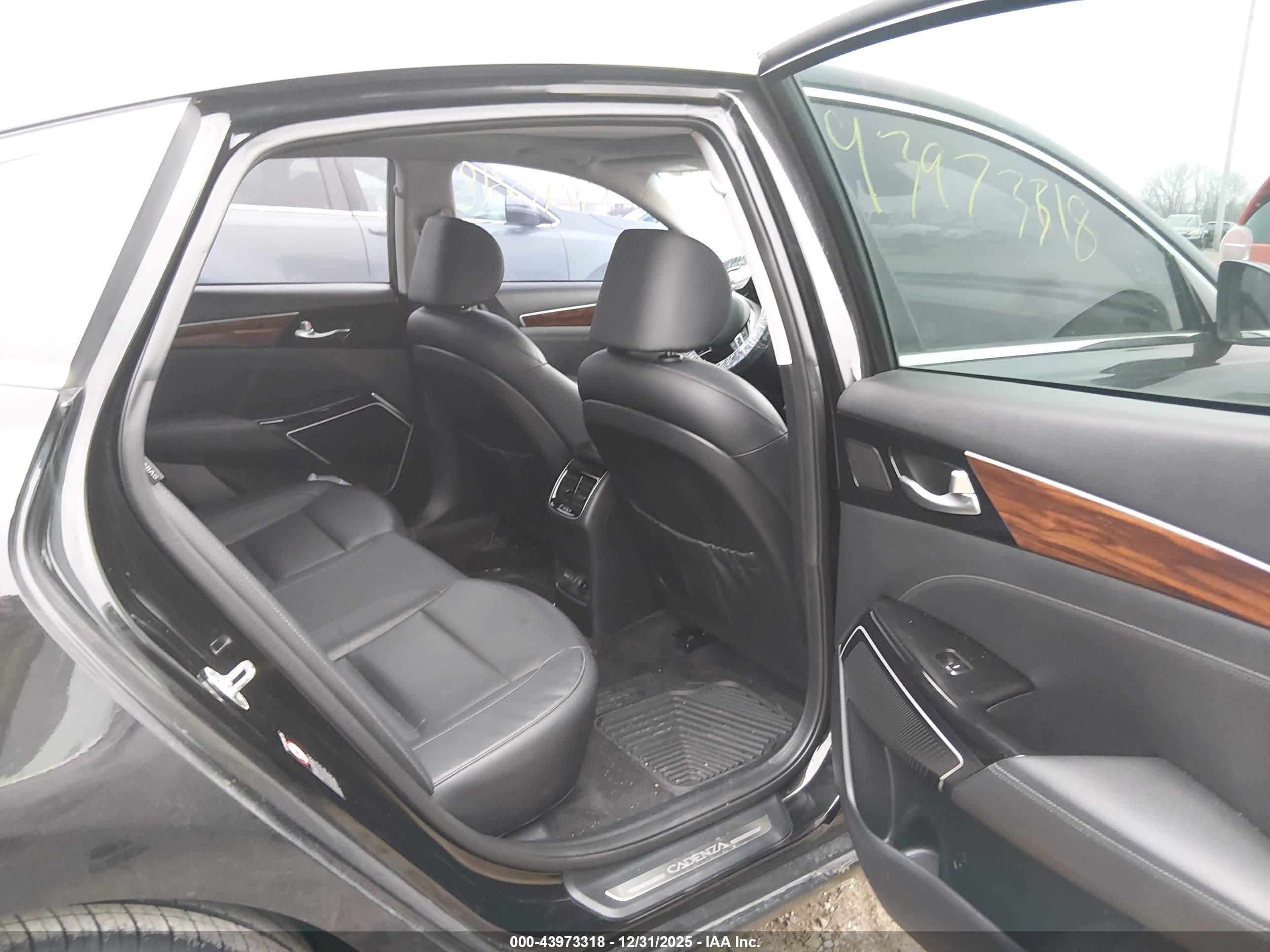 KIA CADENZA image 8