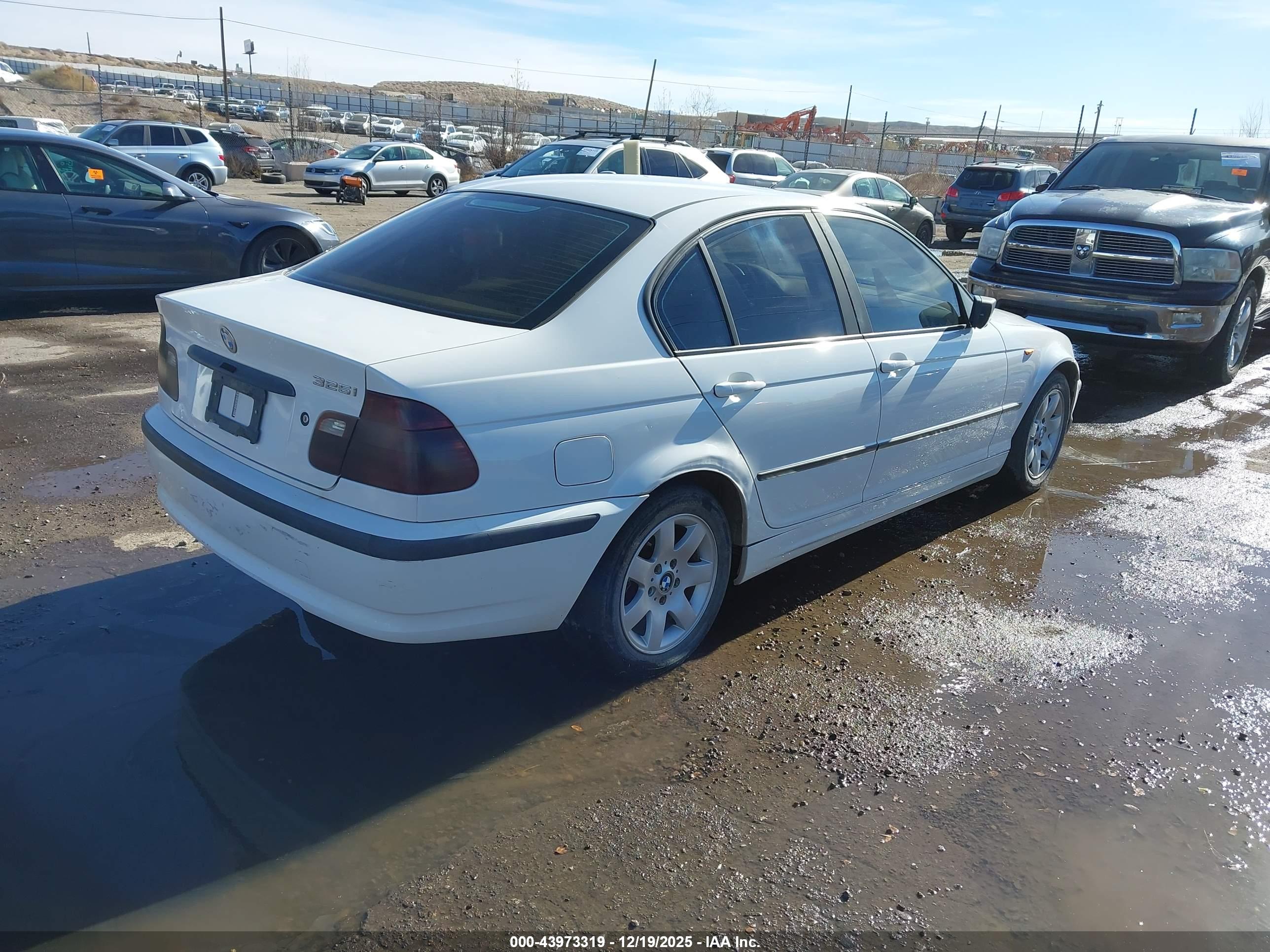 BMW 325I image 4