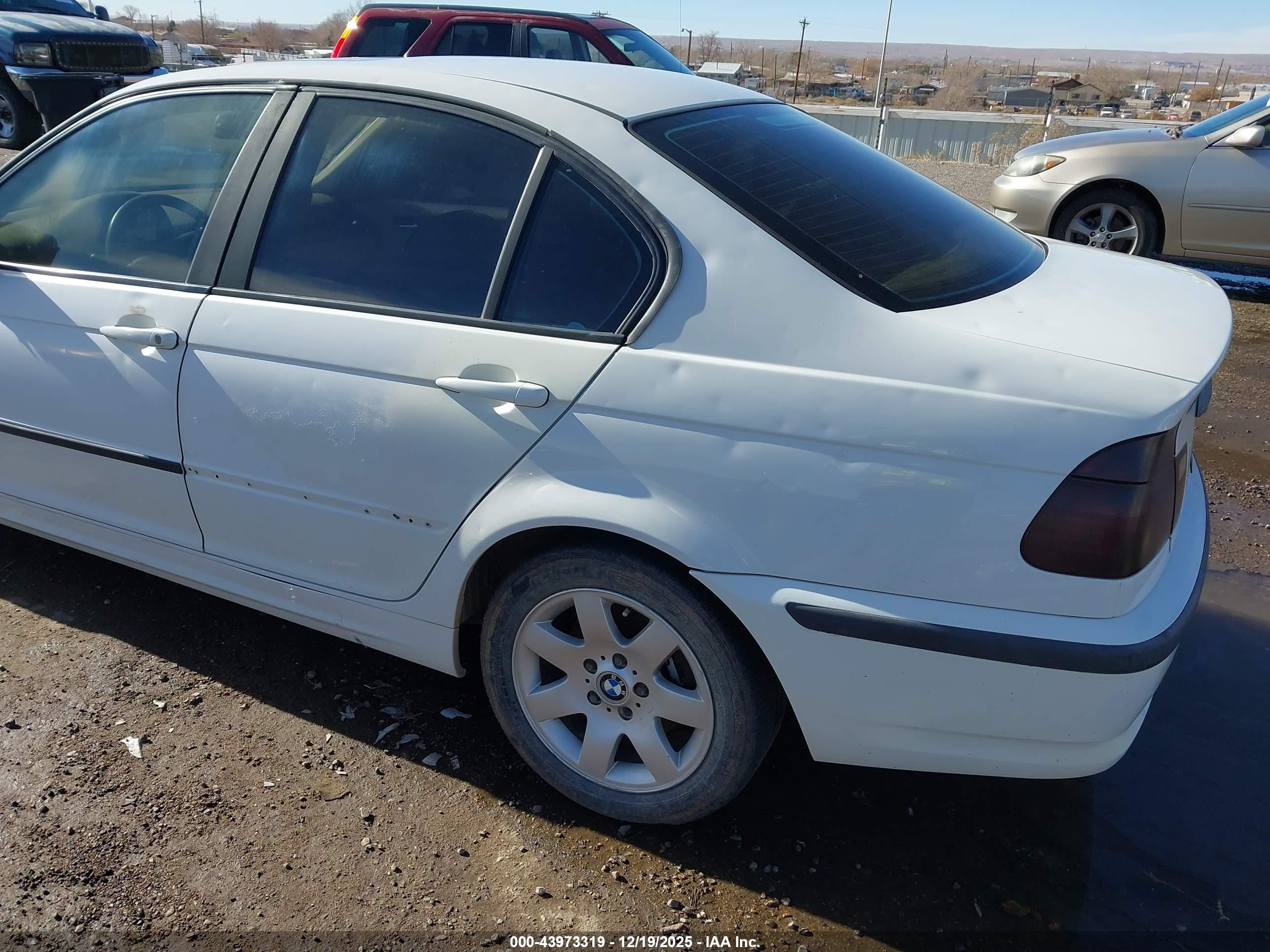 BMW 325I image 6