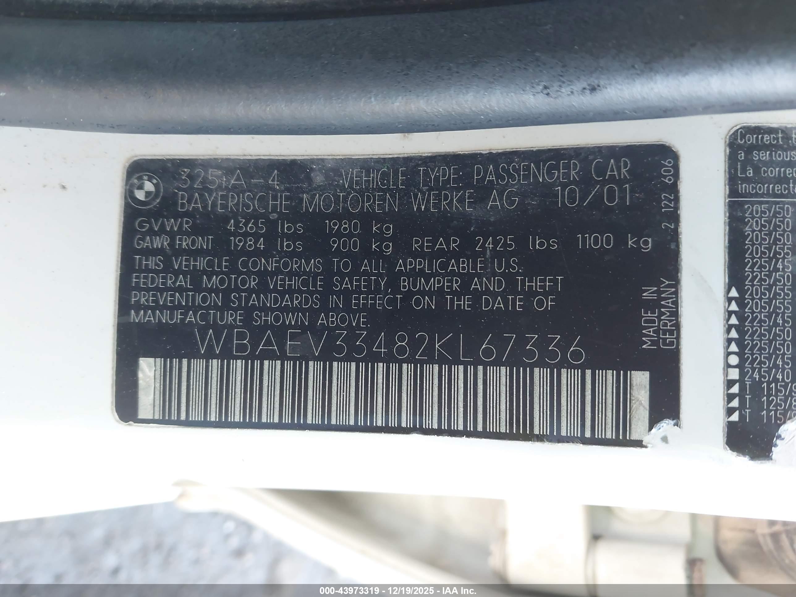 BMW 325I image 9