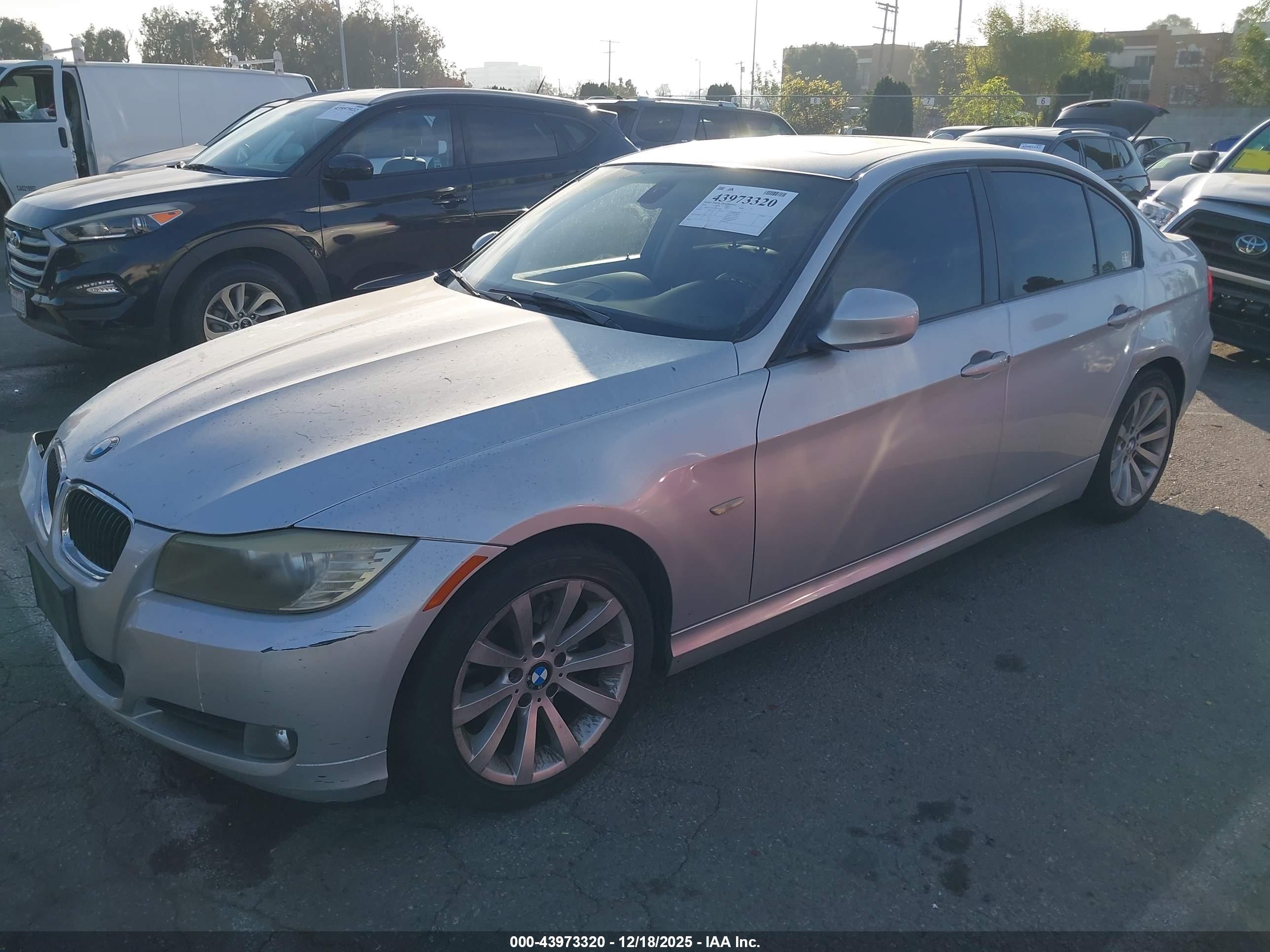 BMW 328I image 2
