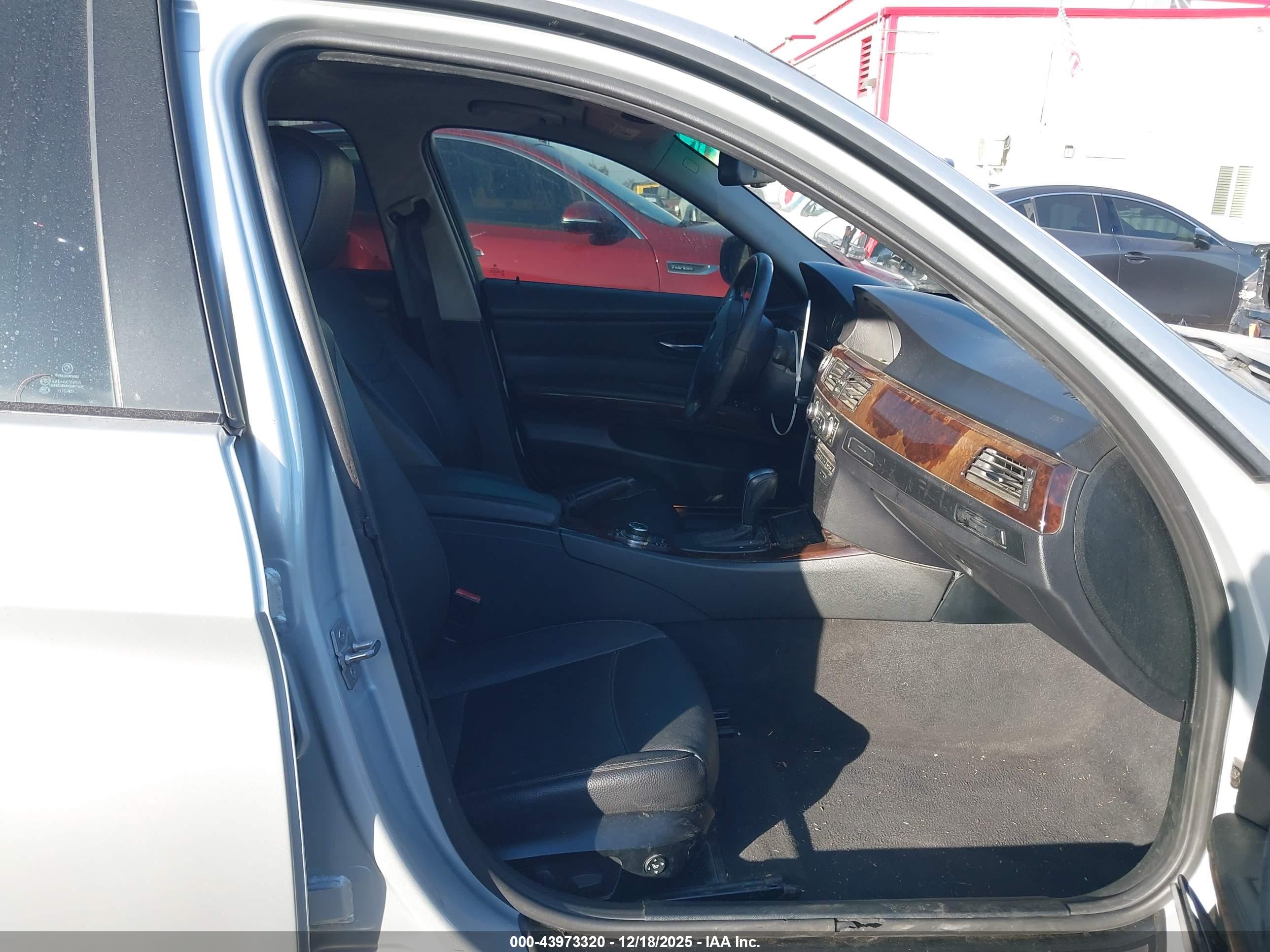 BMW 328I image 5