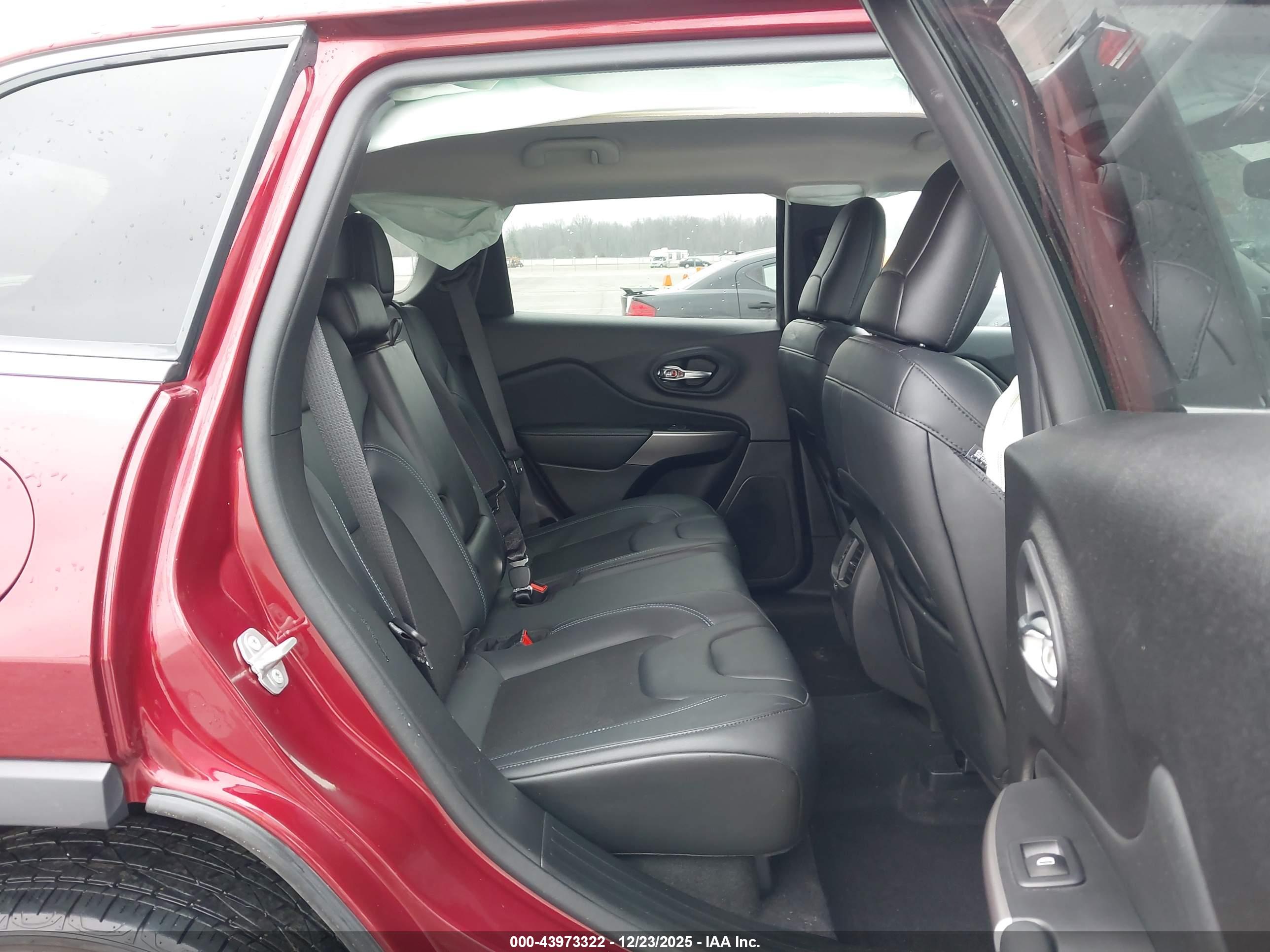 JEEP CHEROKEE image 8