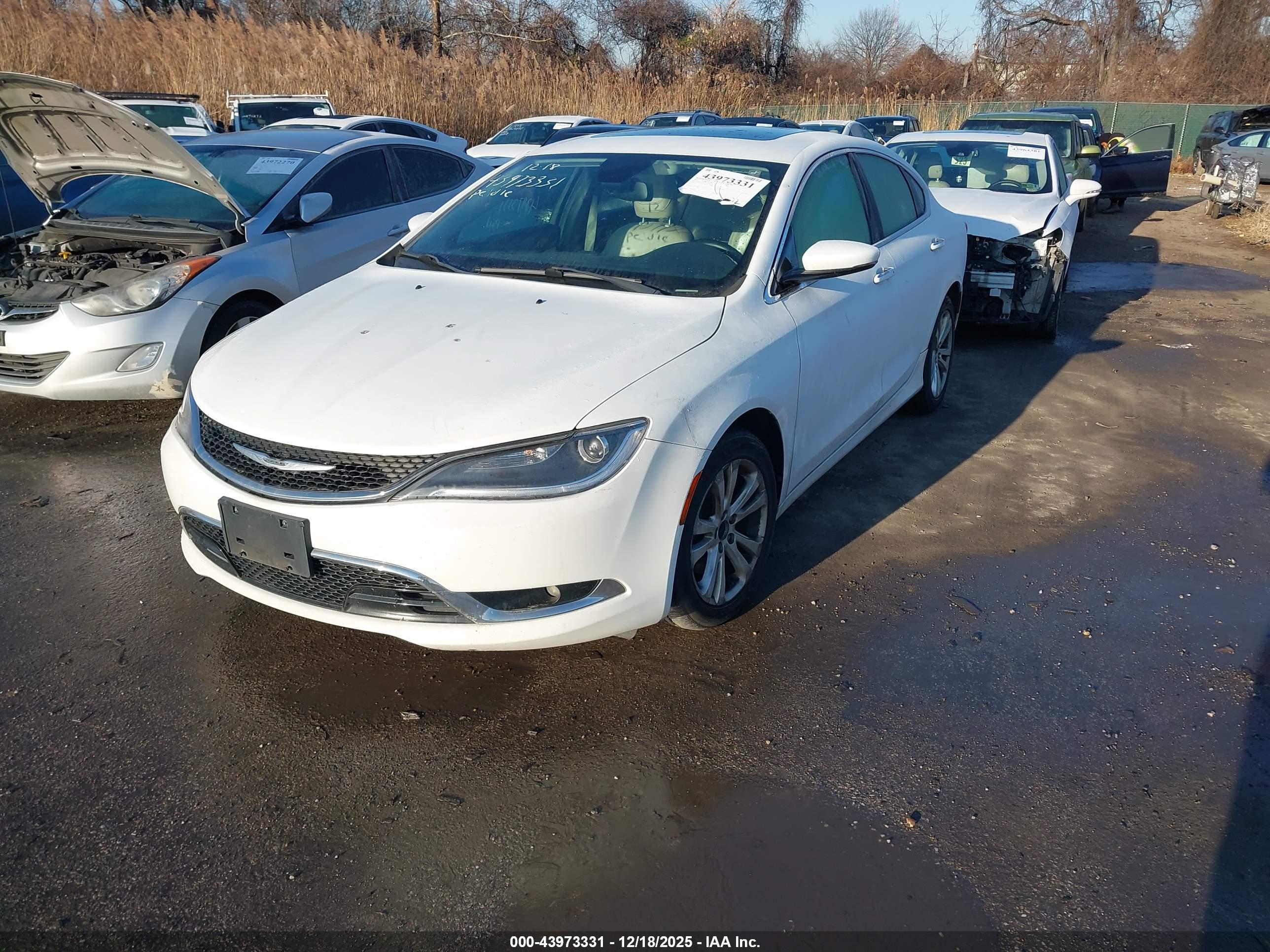 CHRYSLER 200 image 2