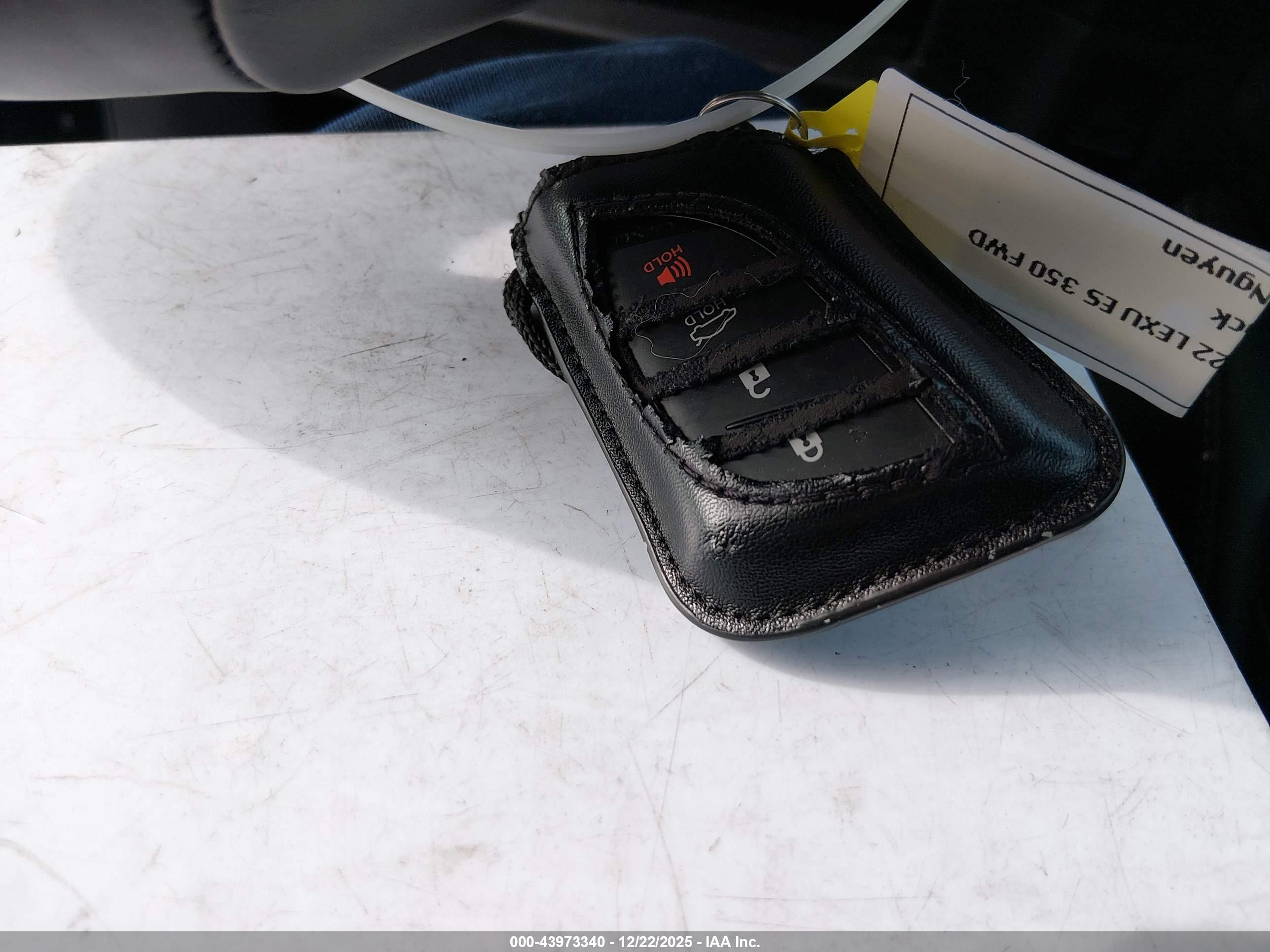 LEXUS ES image 11
