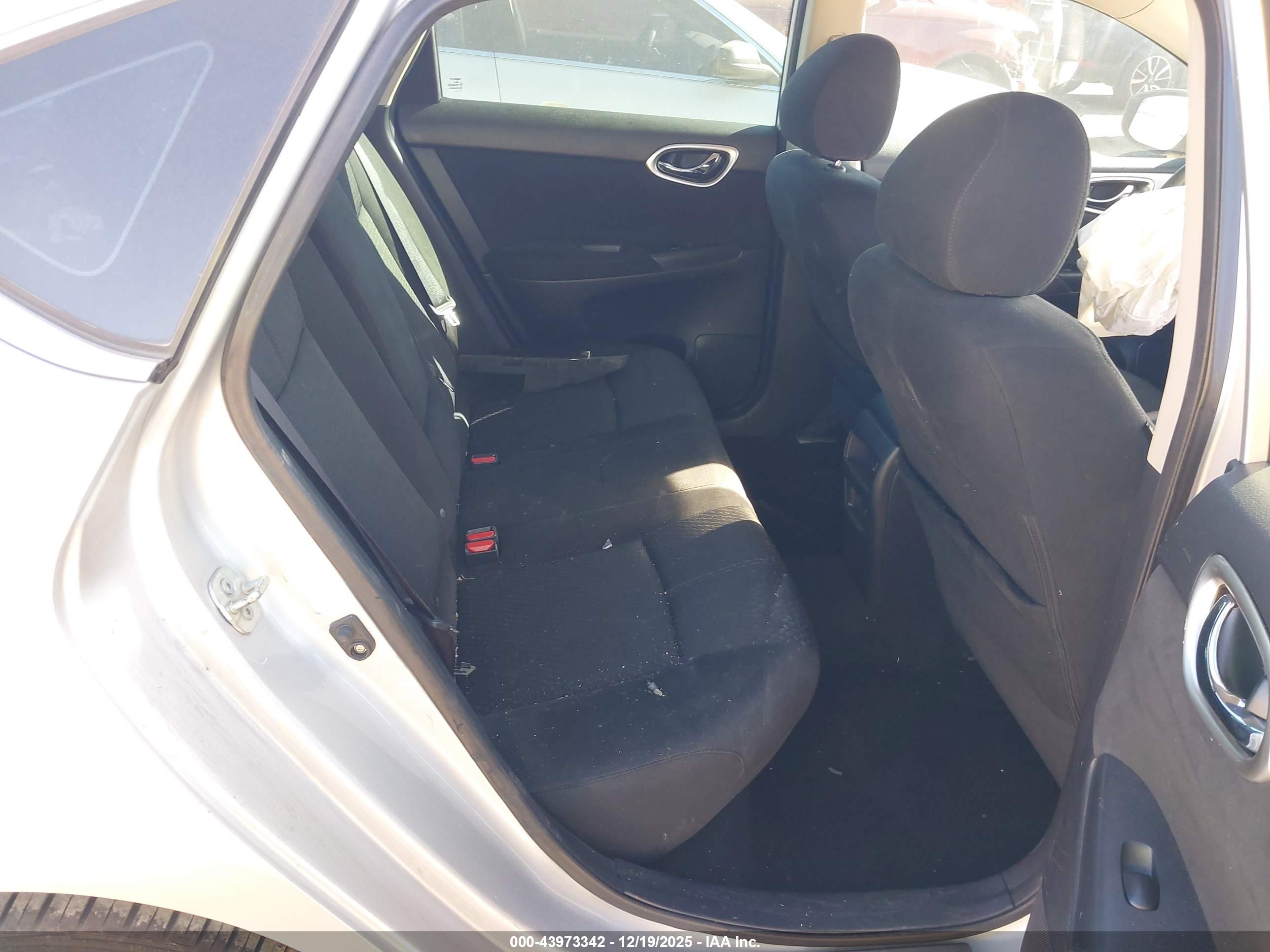 NISSAN SENTRA image 8