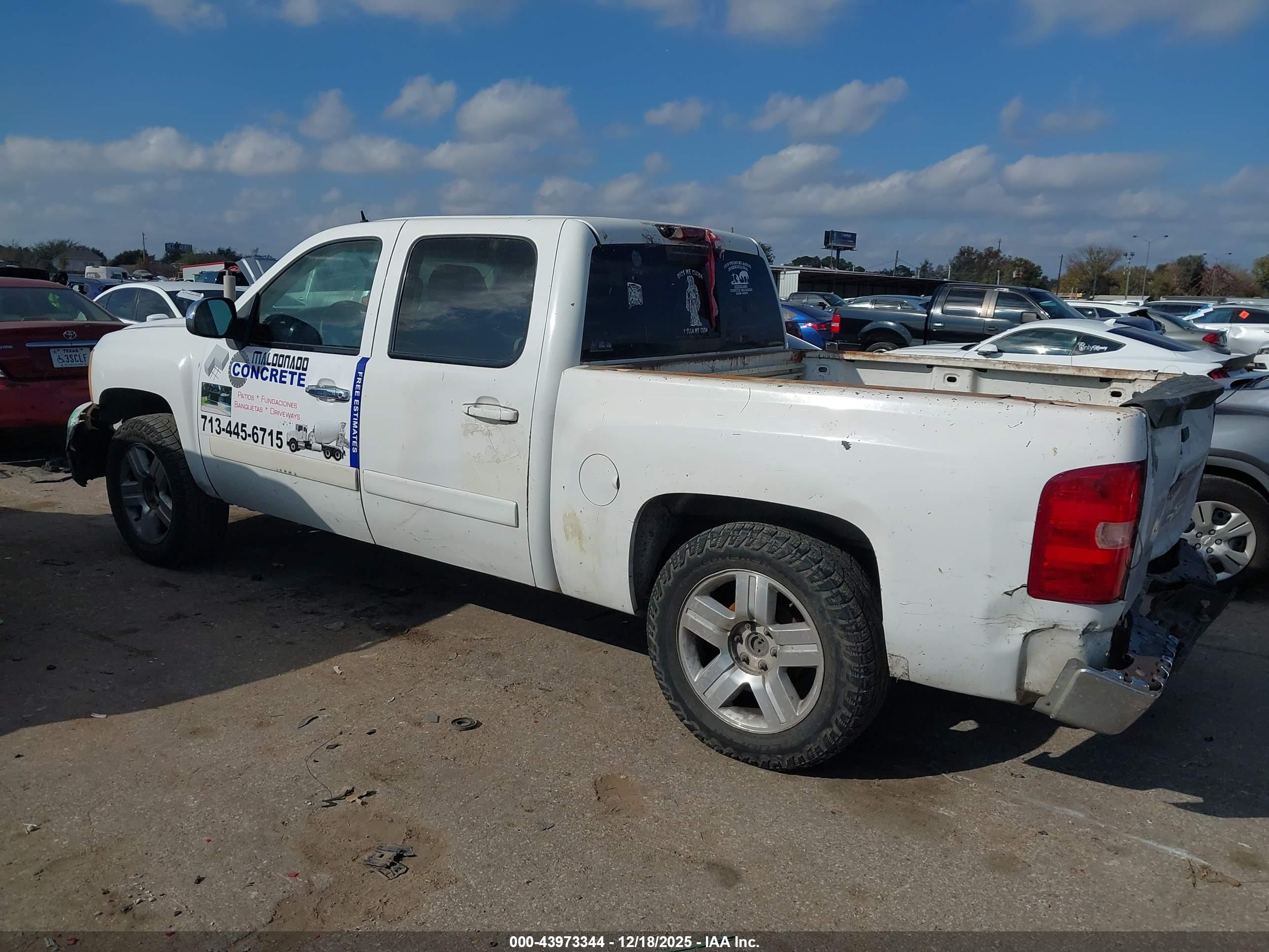CHEVROLET SILVERADO image 3