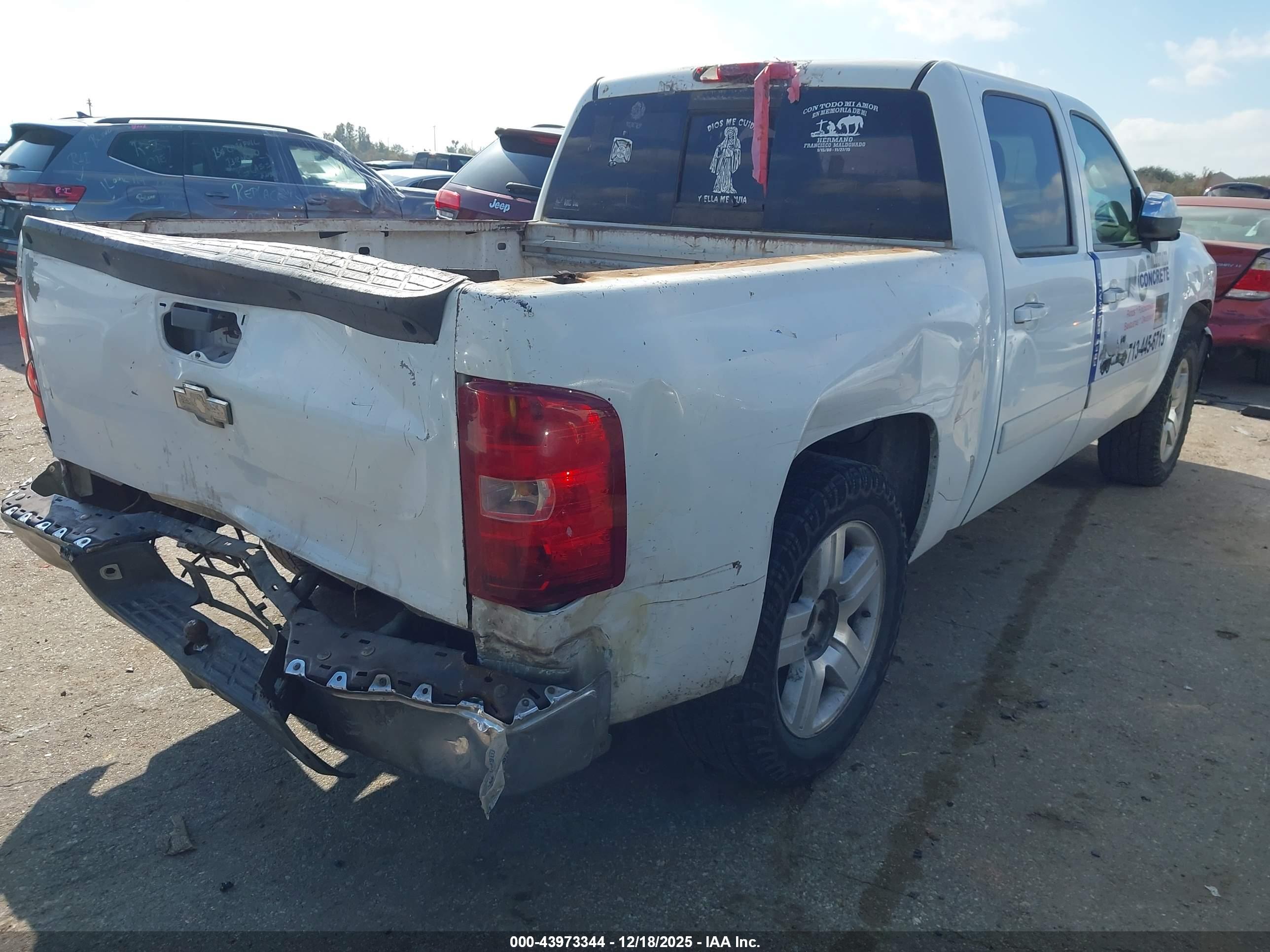 CHEVROLET SILVERADO image 4
