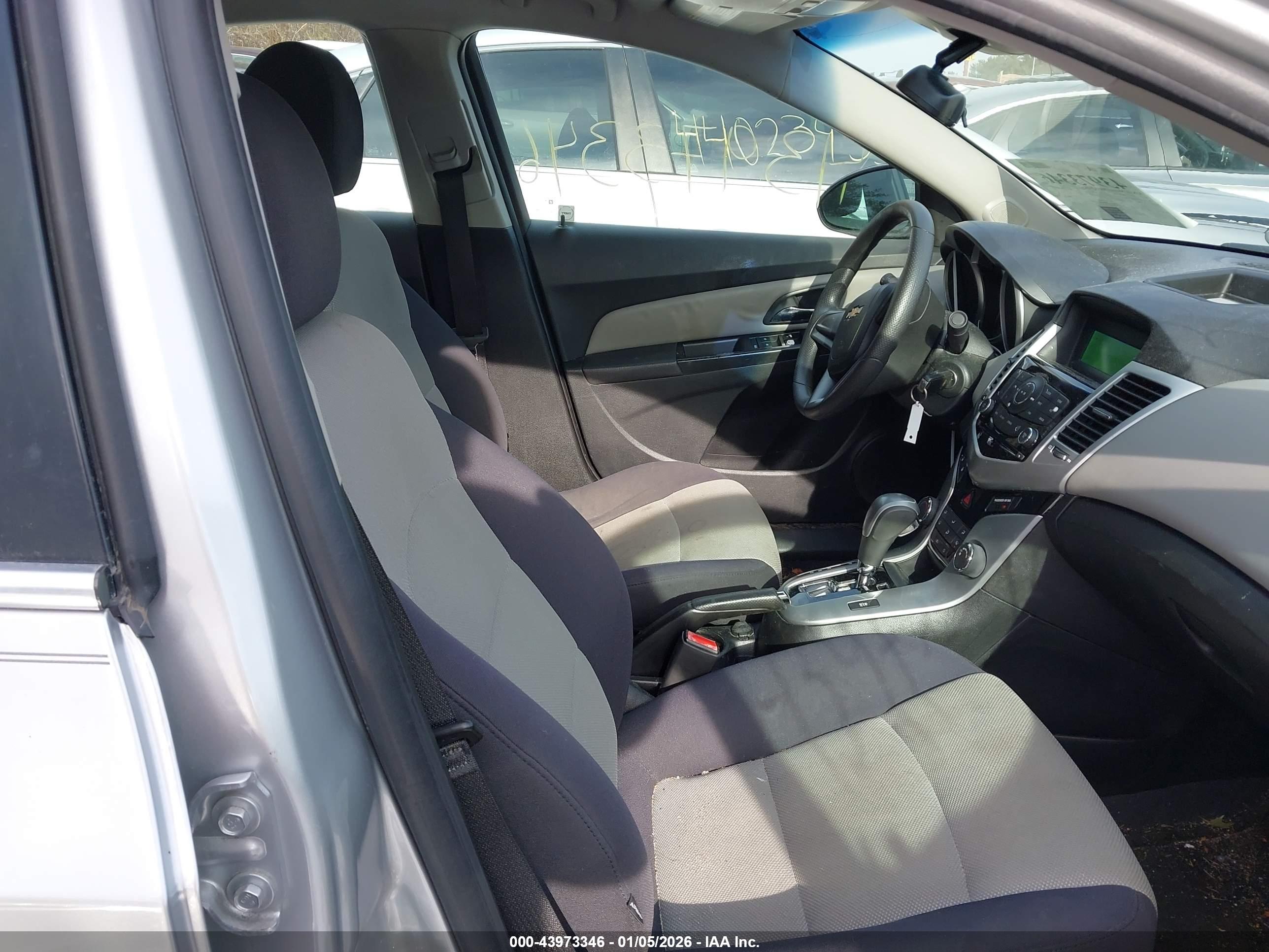 CHEVROLET CRUZE image 5
