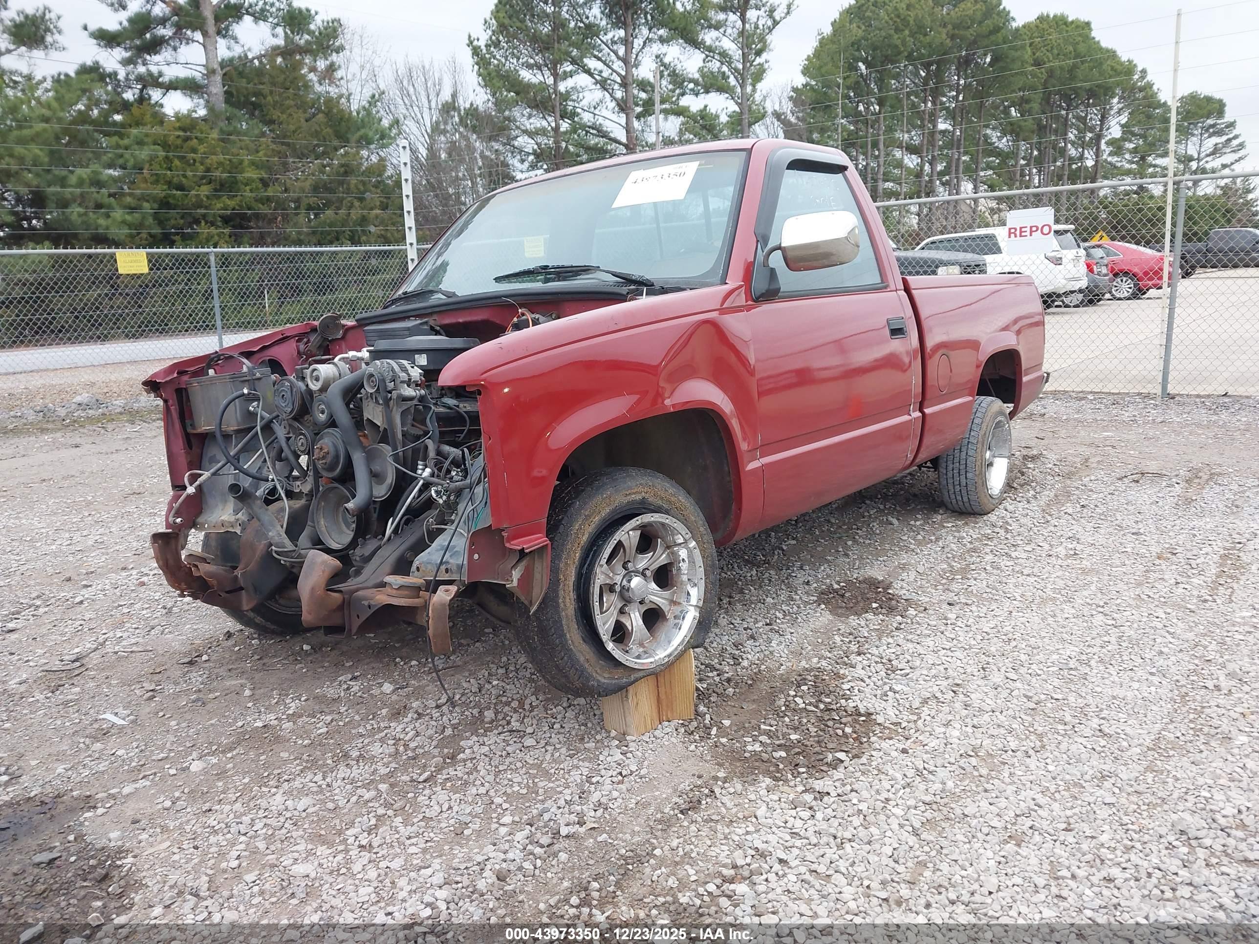 GMC SIERRA image 2