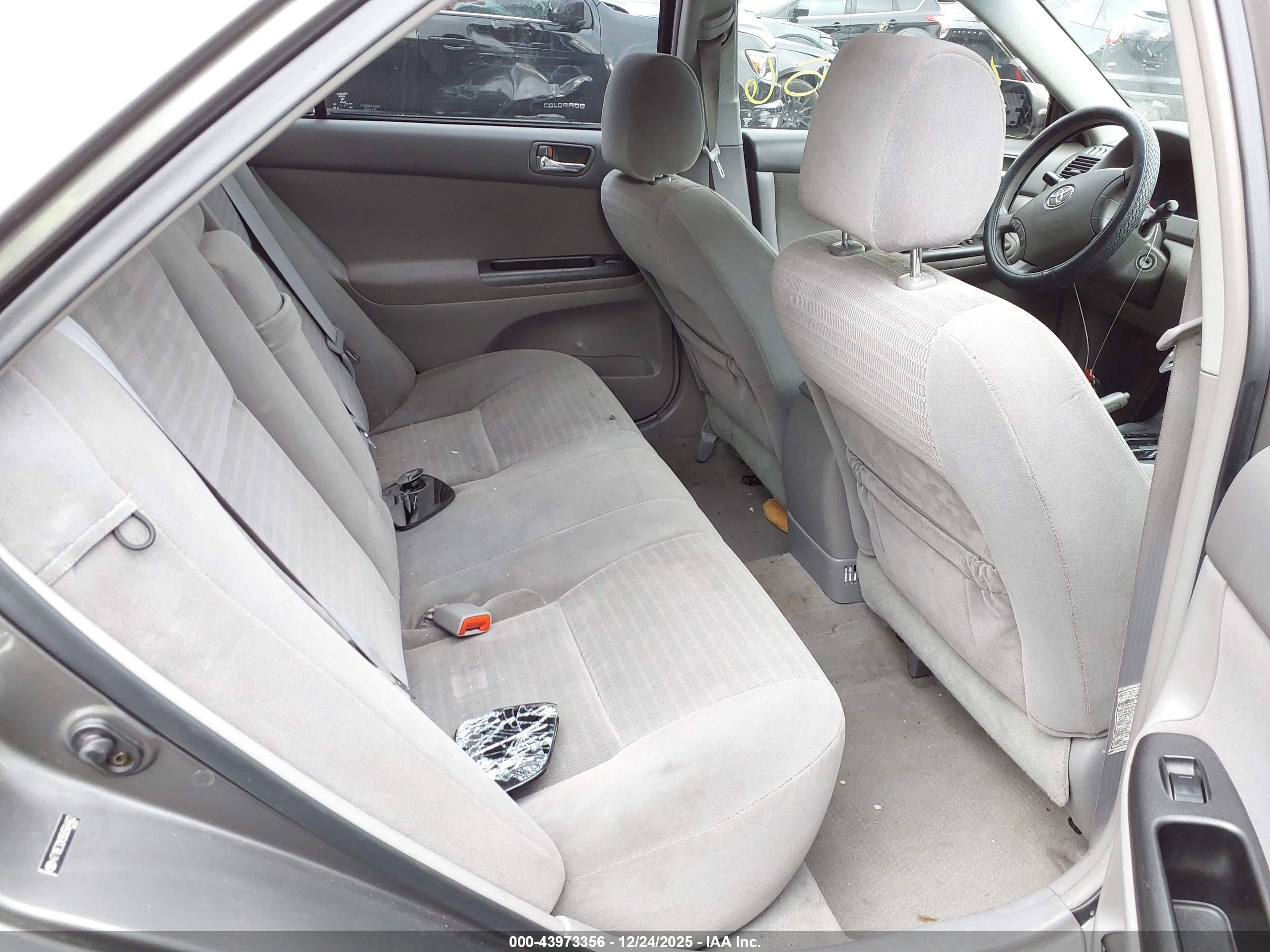 TOYOTA CAMRY image 8