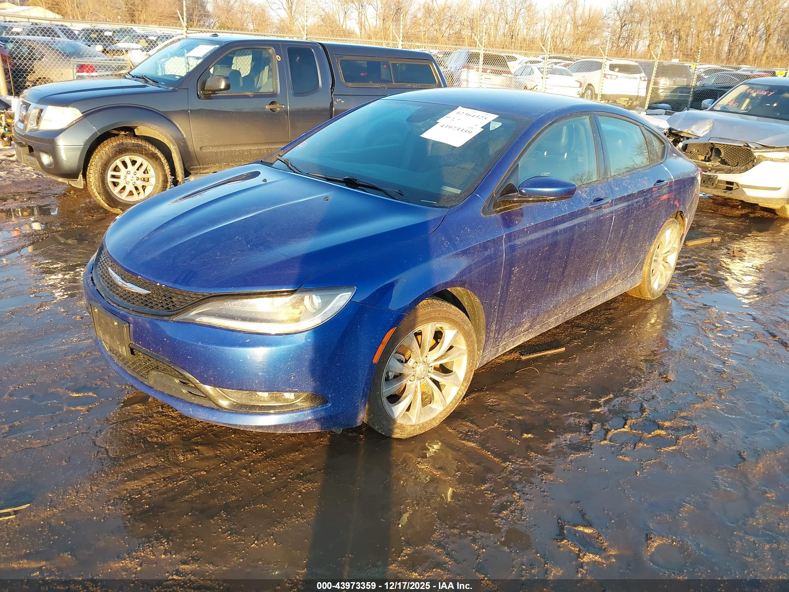 CHRYSLER 200 image 2