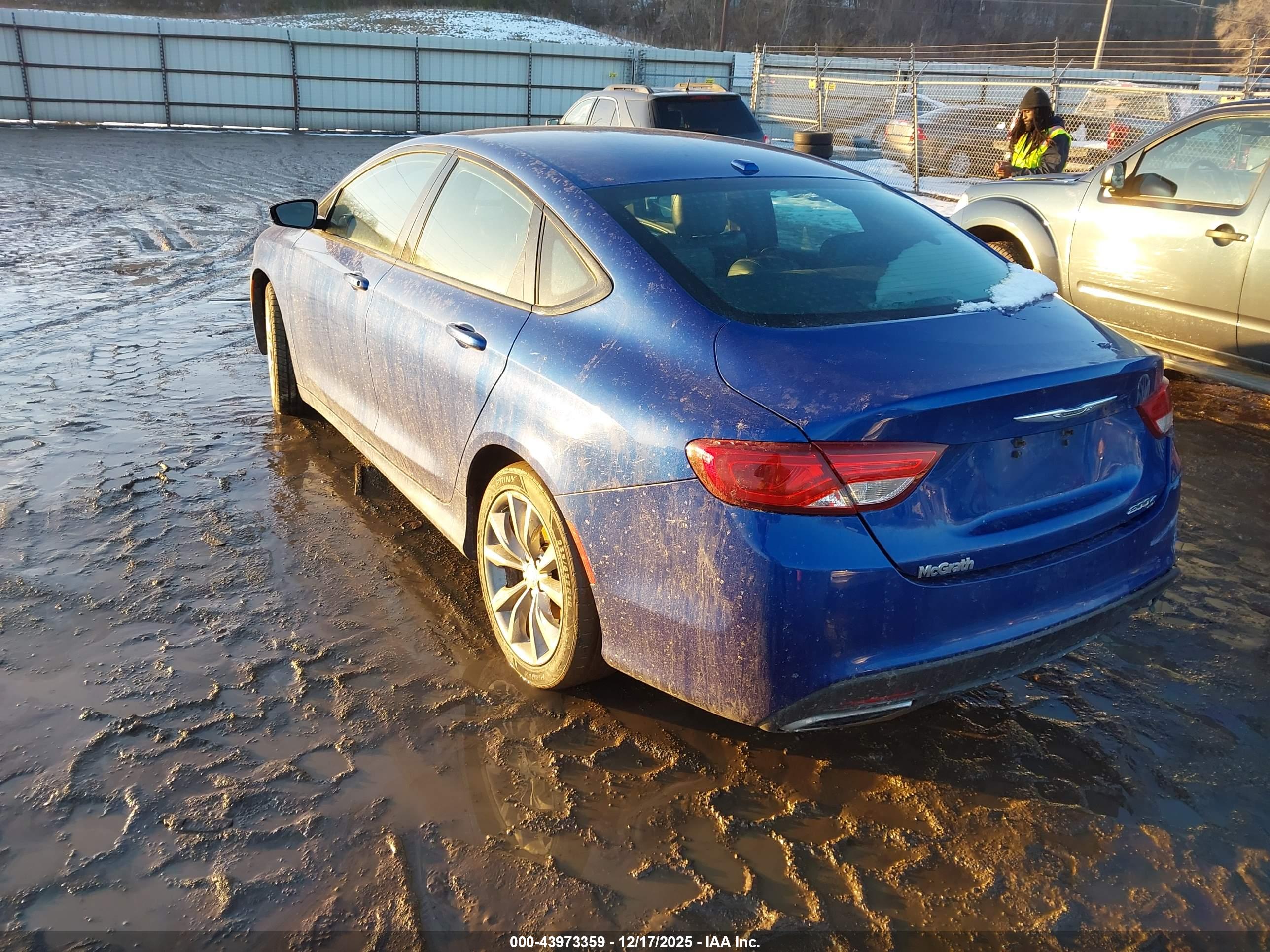 CHRYSLER 200 image 3