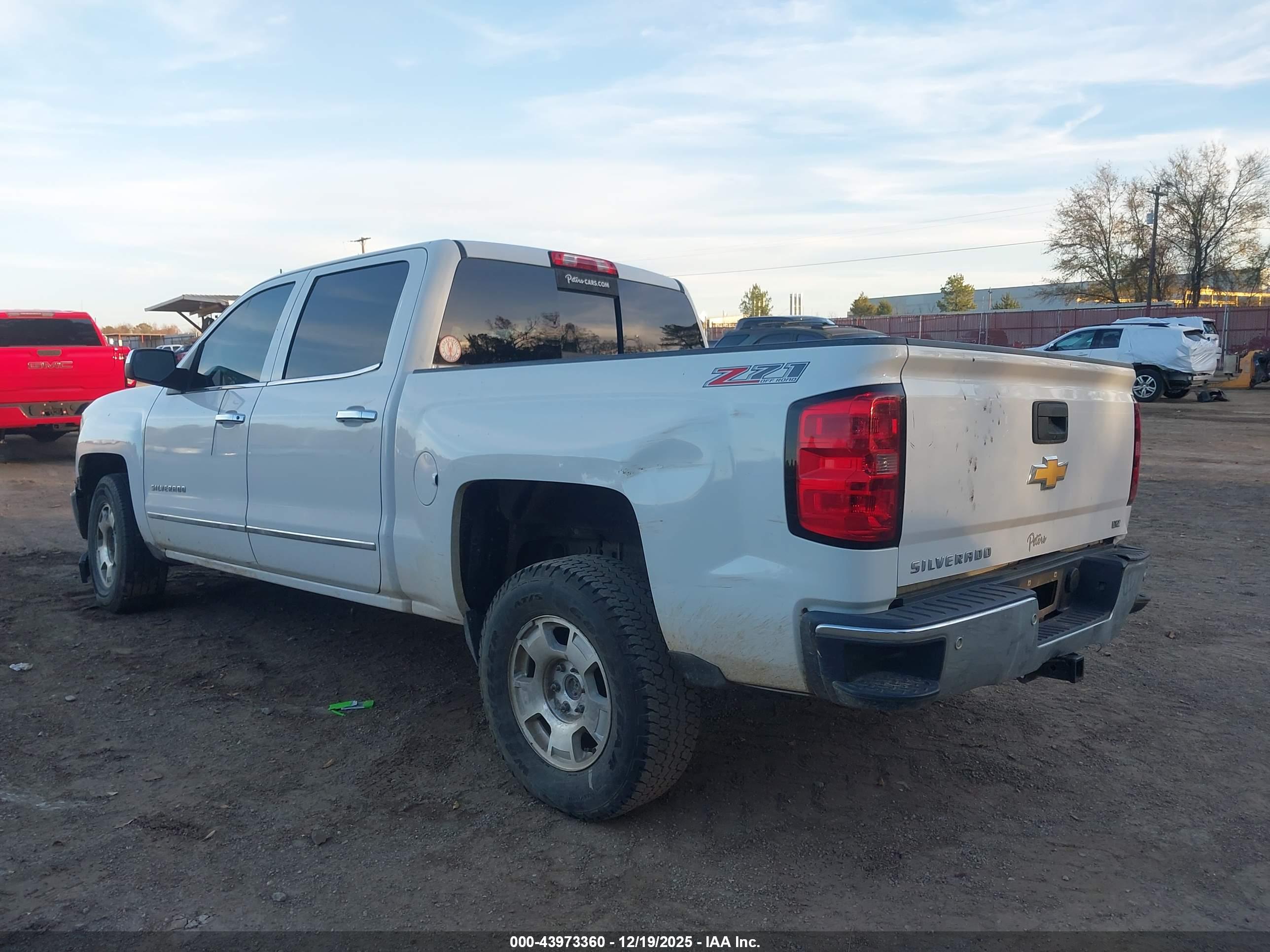 CHEVROLET SILVERADO image 3
