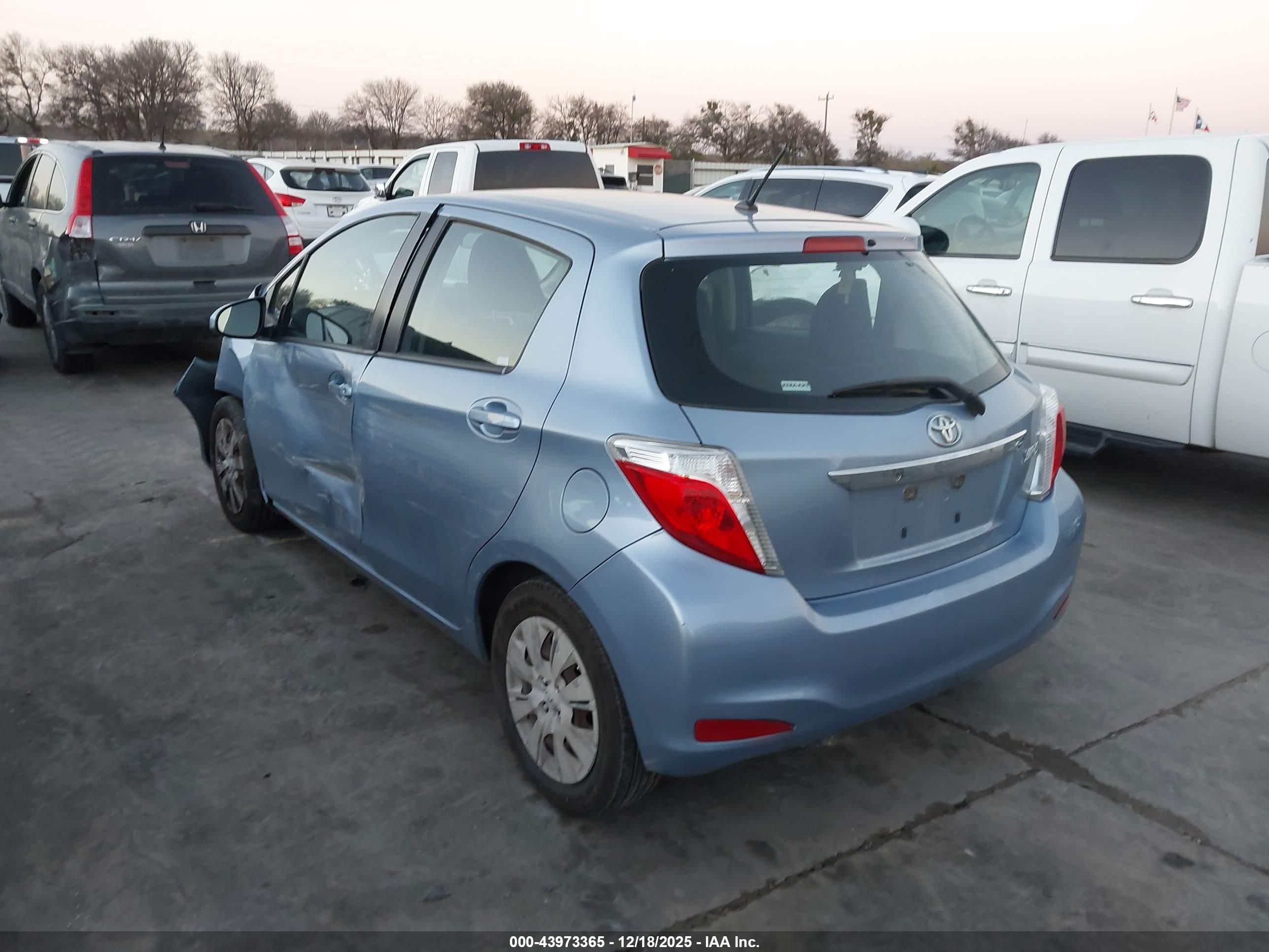 TOYOTA YARIS image 3
