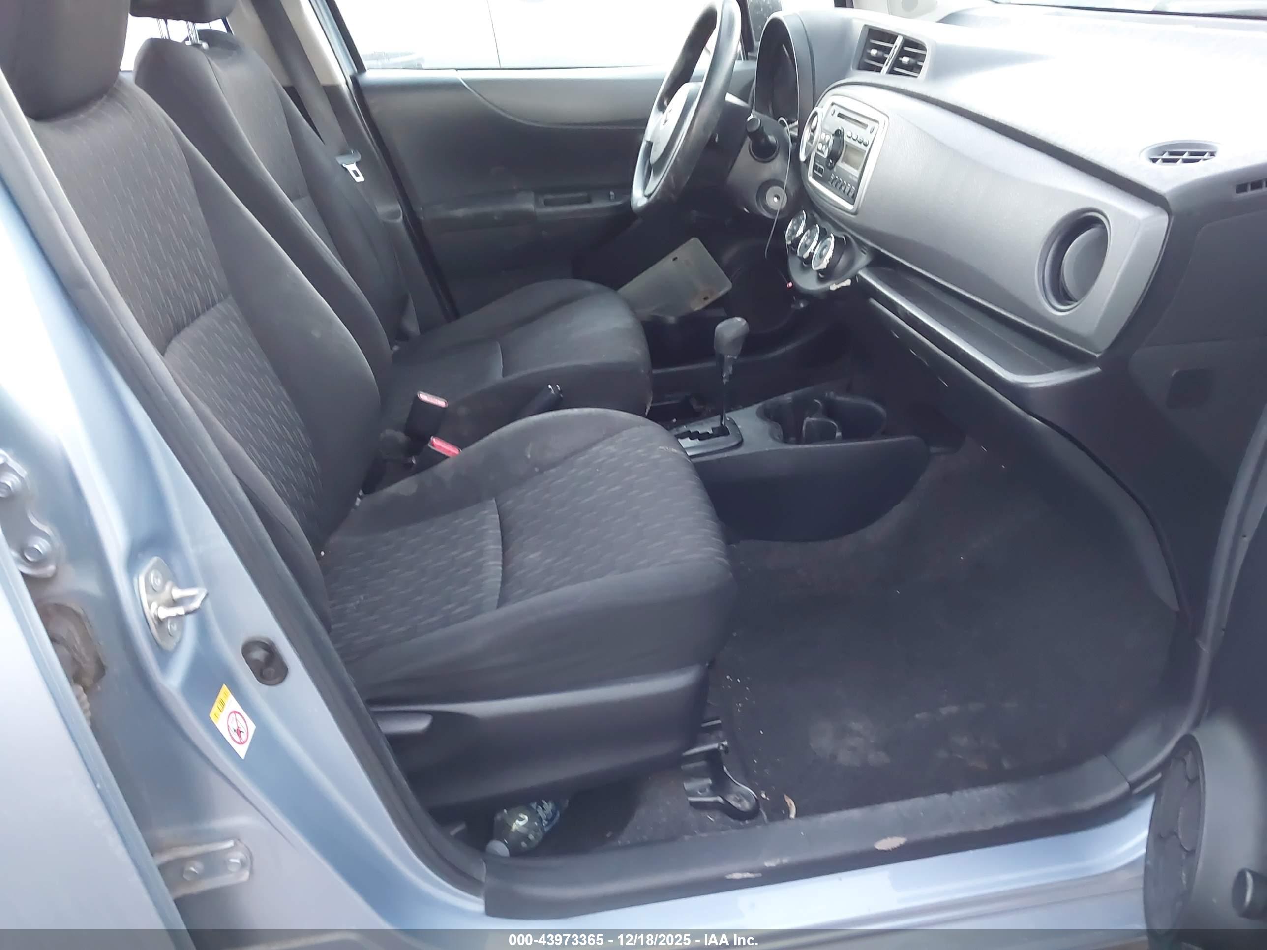 TOYOTA YARIS image 5
