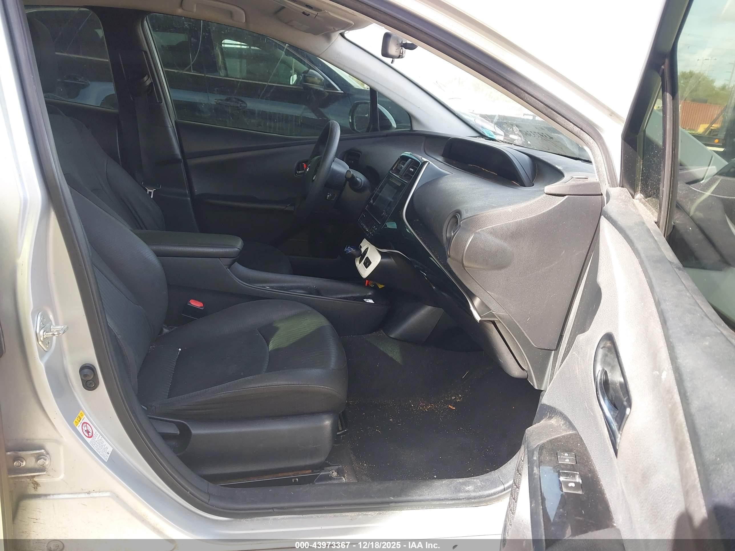 TOYOTA PRIUS image 5