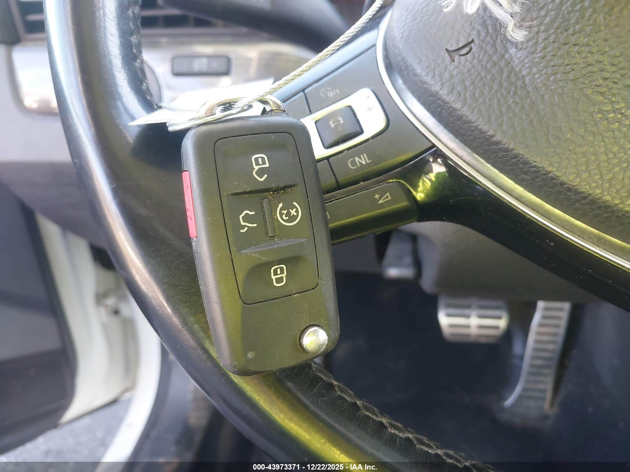 VOLKSWAGEN PASSAT image 11