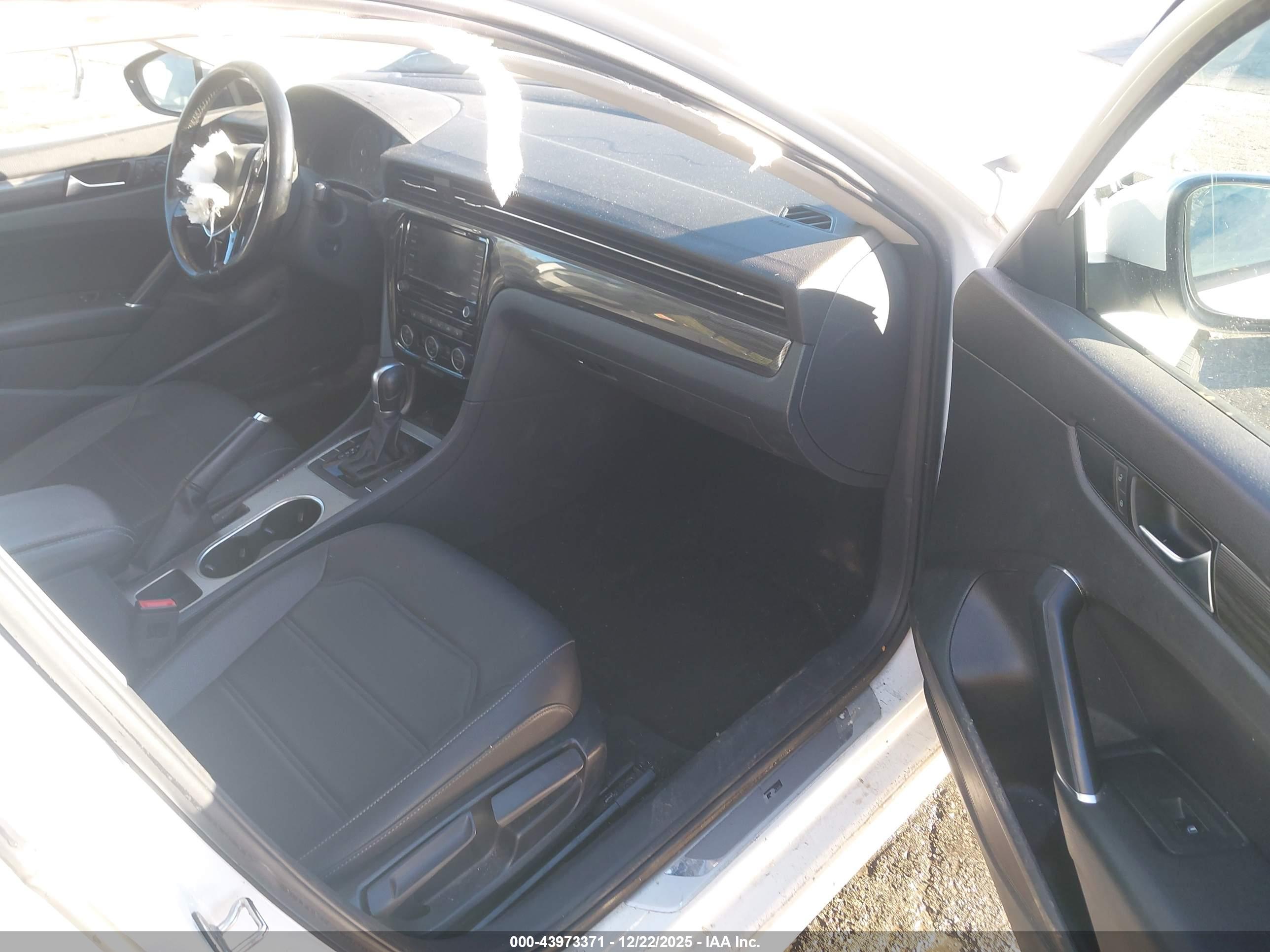 VOLKSWAGEN PASSAT image 5