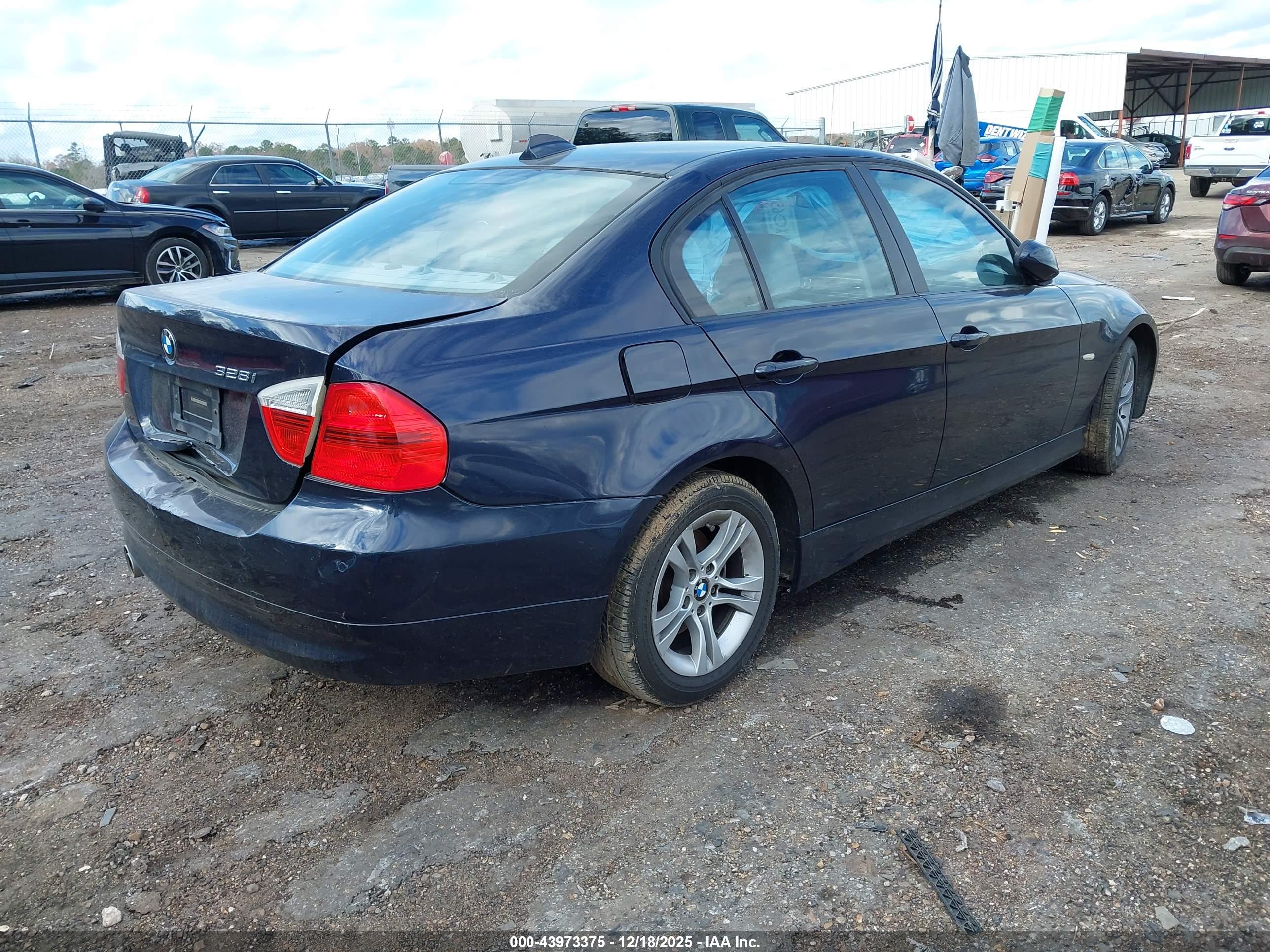 BMW 328I image 4