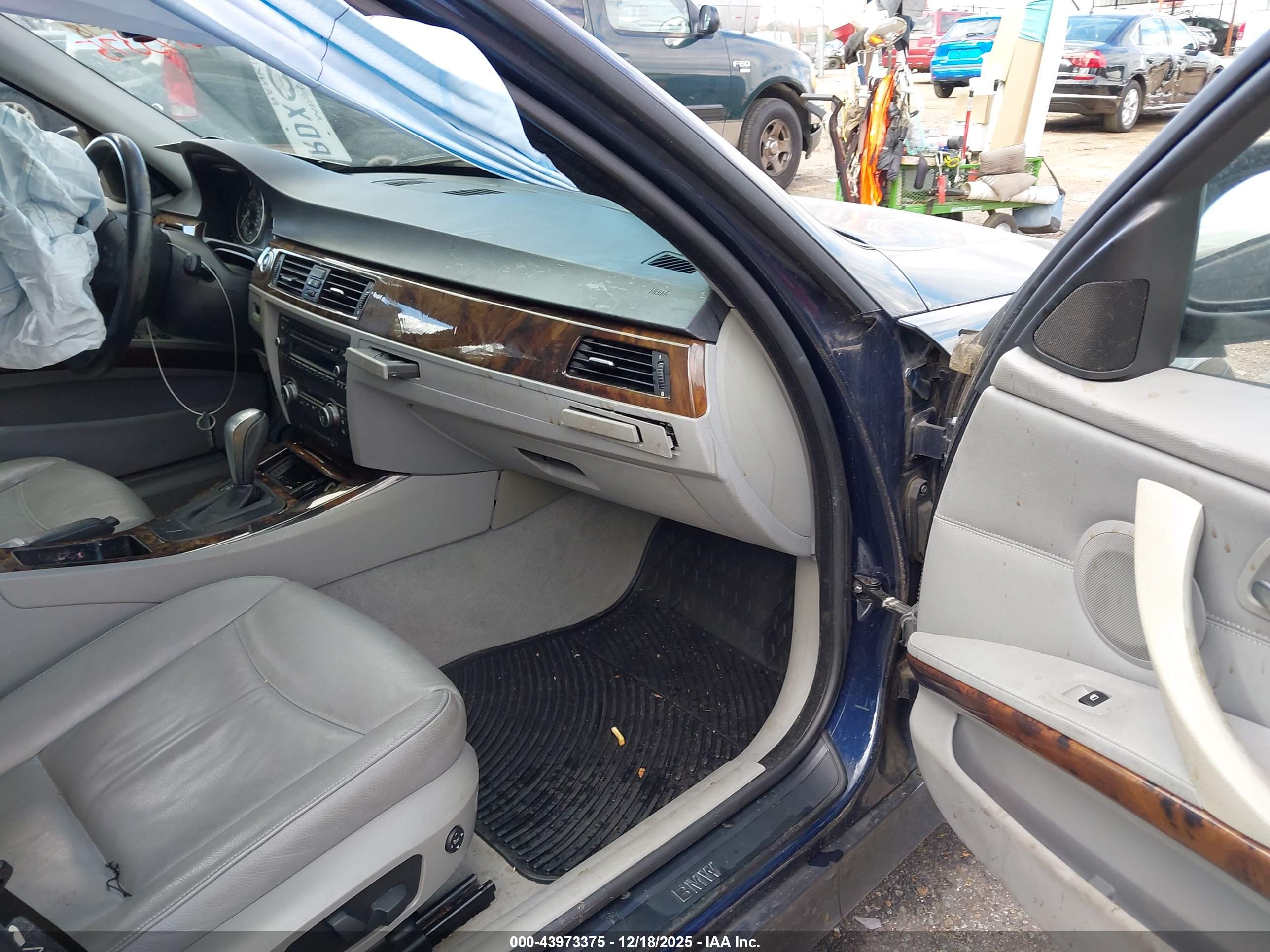 BMW 328I image 5