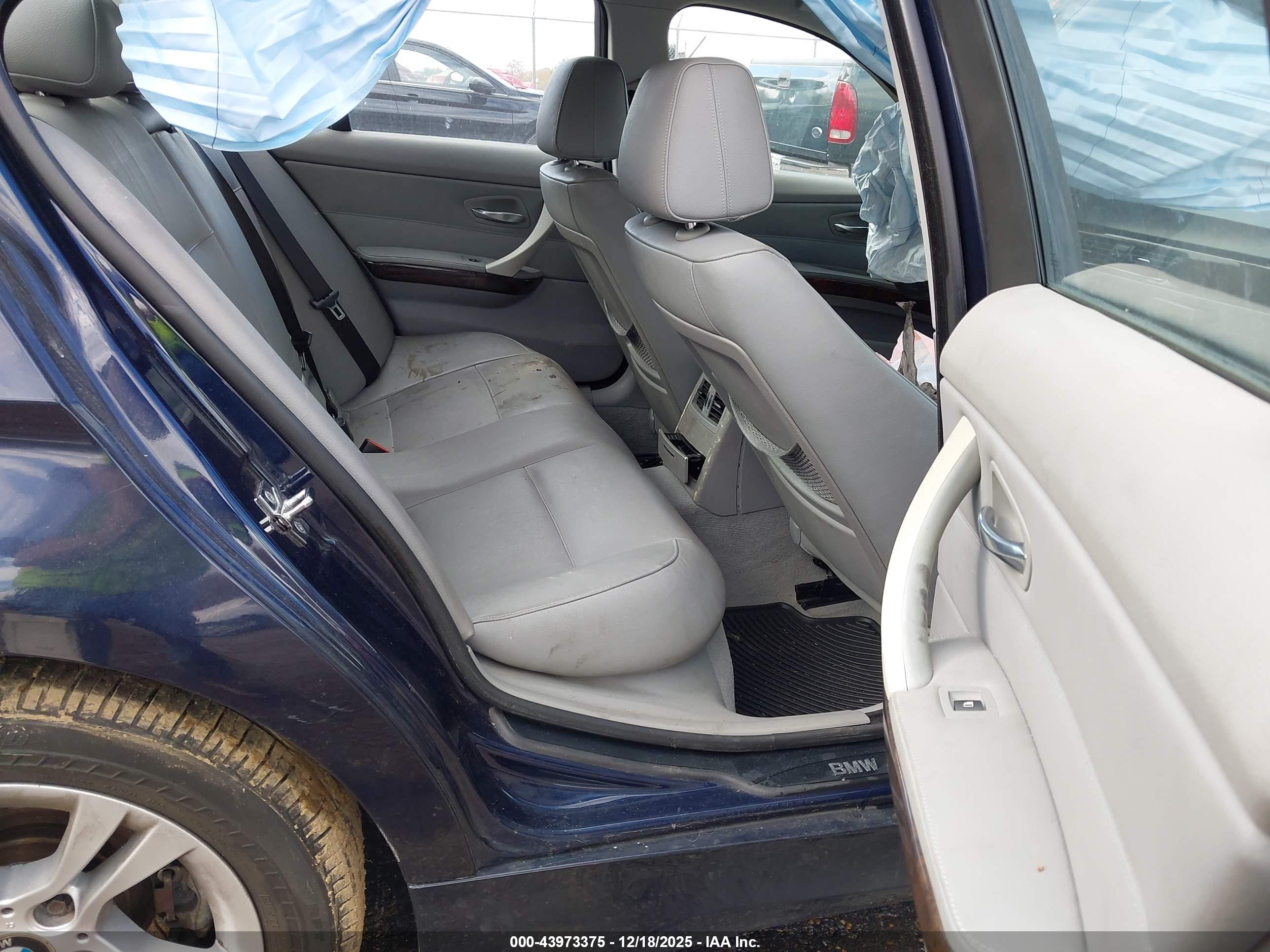 BMW 328I image 8