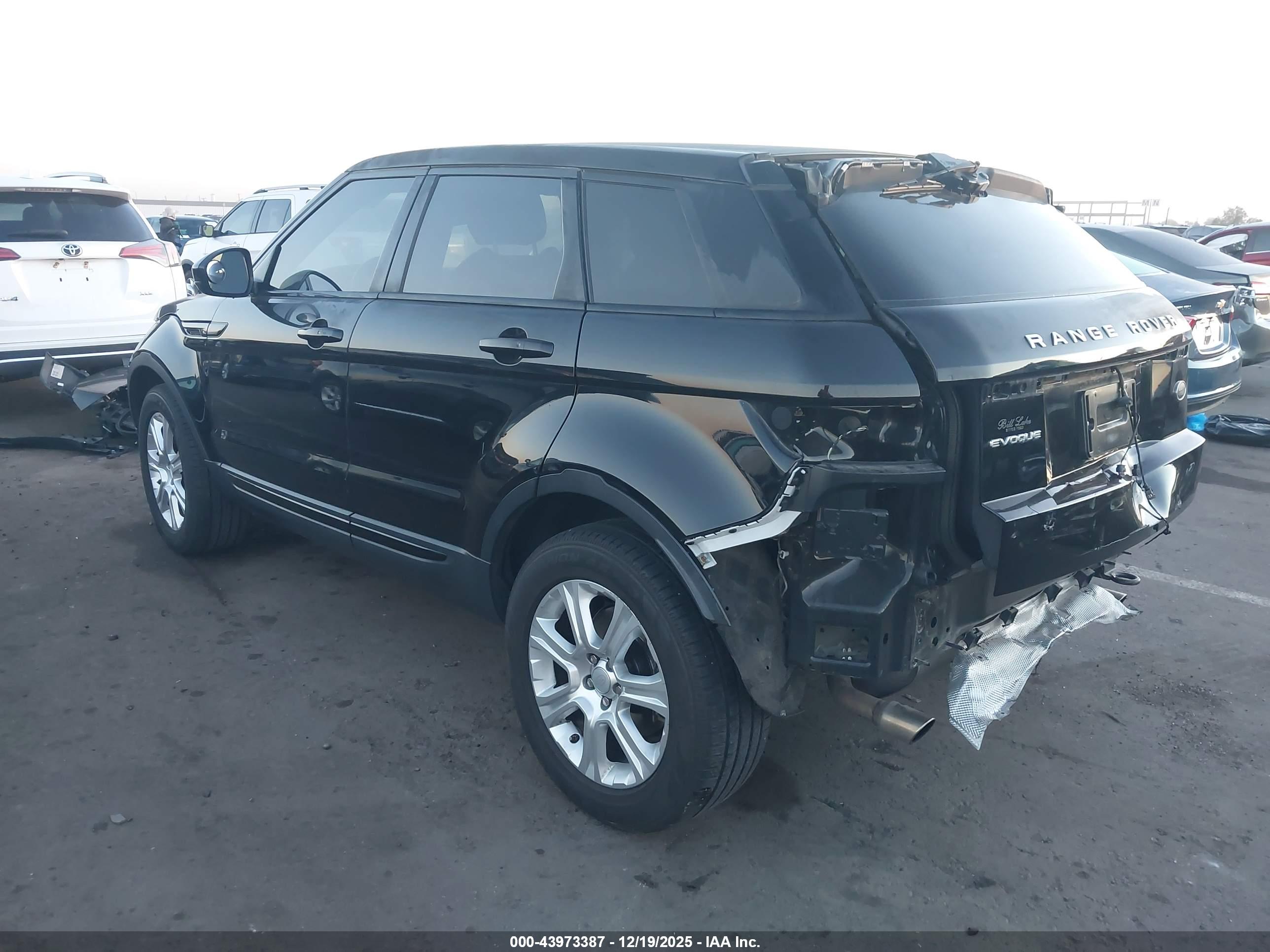 LAND ROVER image 3