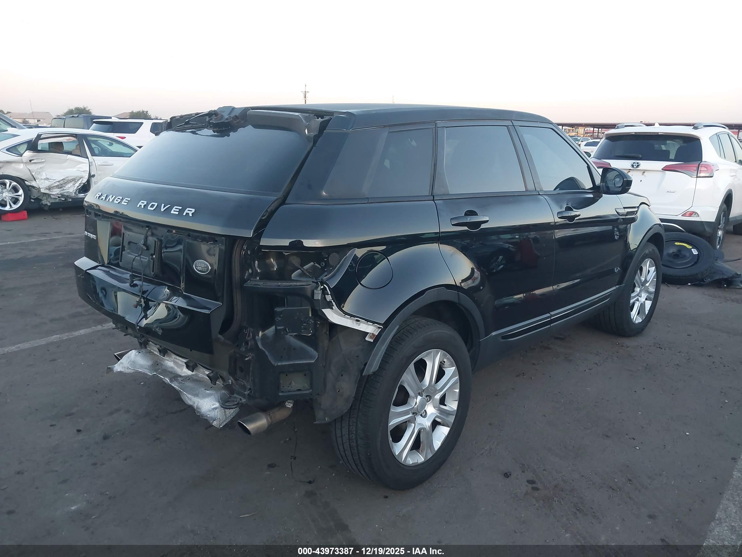 LAND ROVER image 4