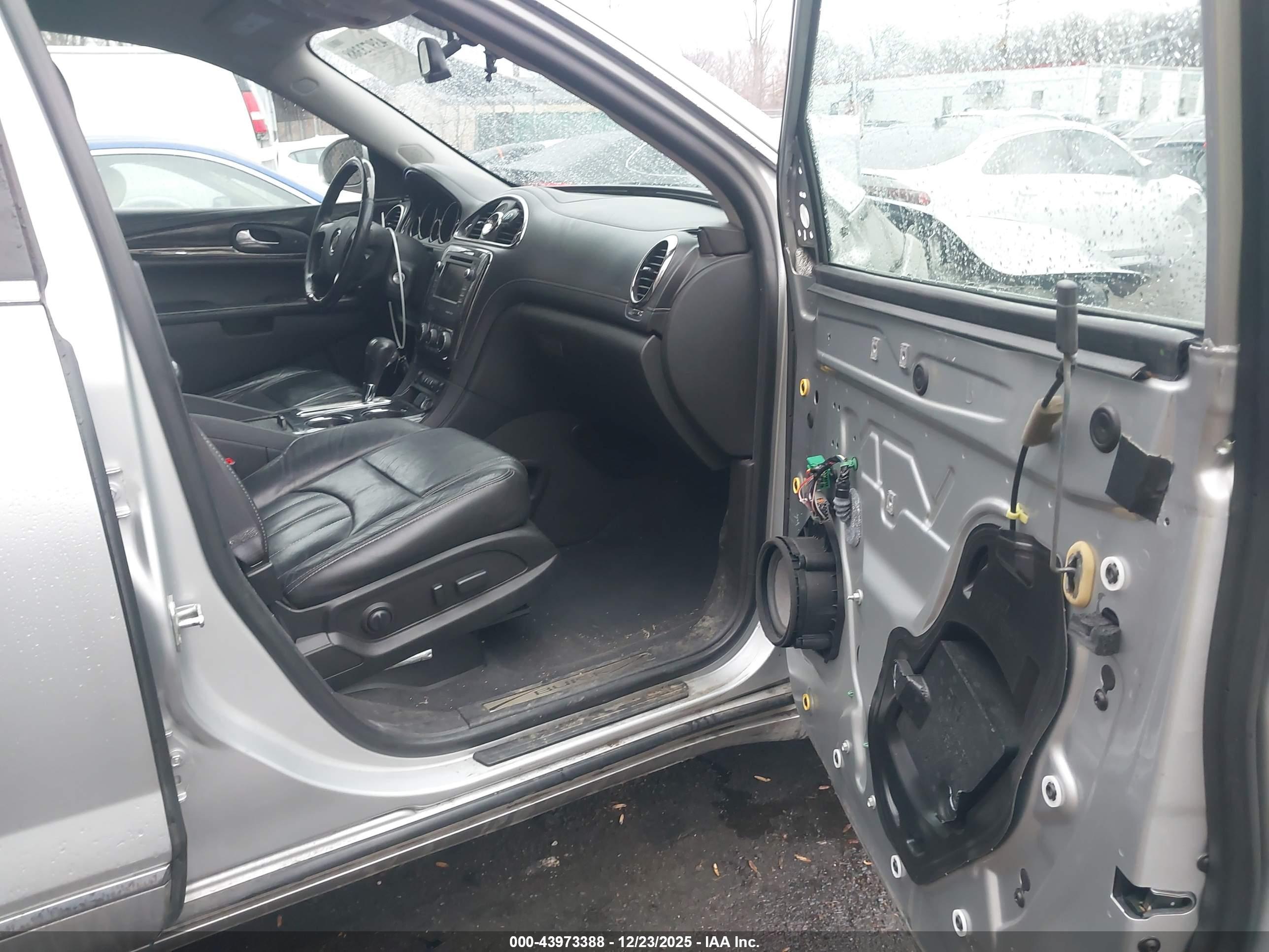 BUICK ENCLAVE image 5