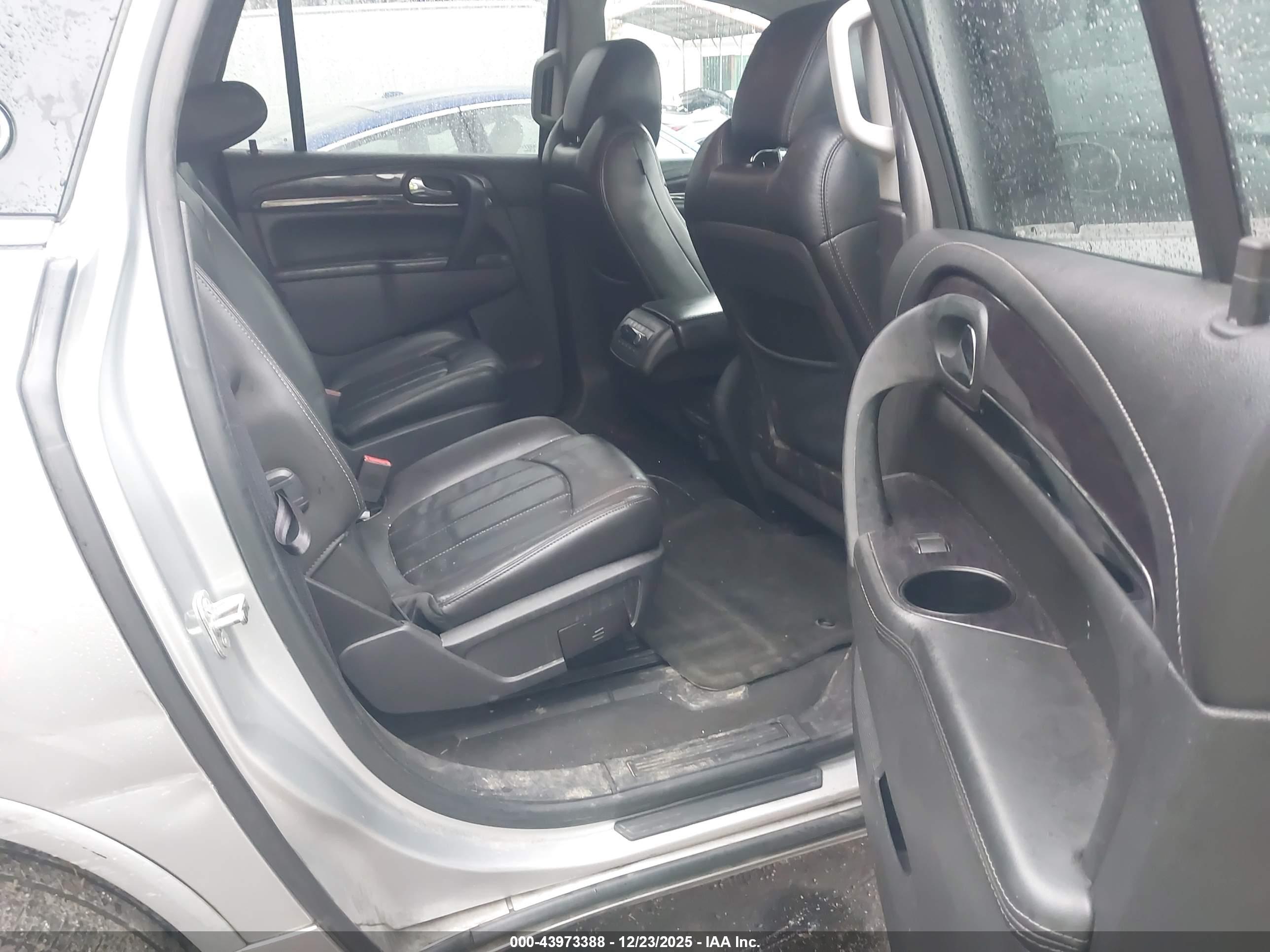 BUICK ENCLAVE image 8