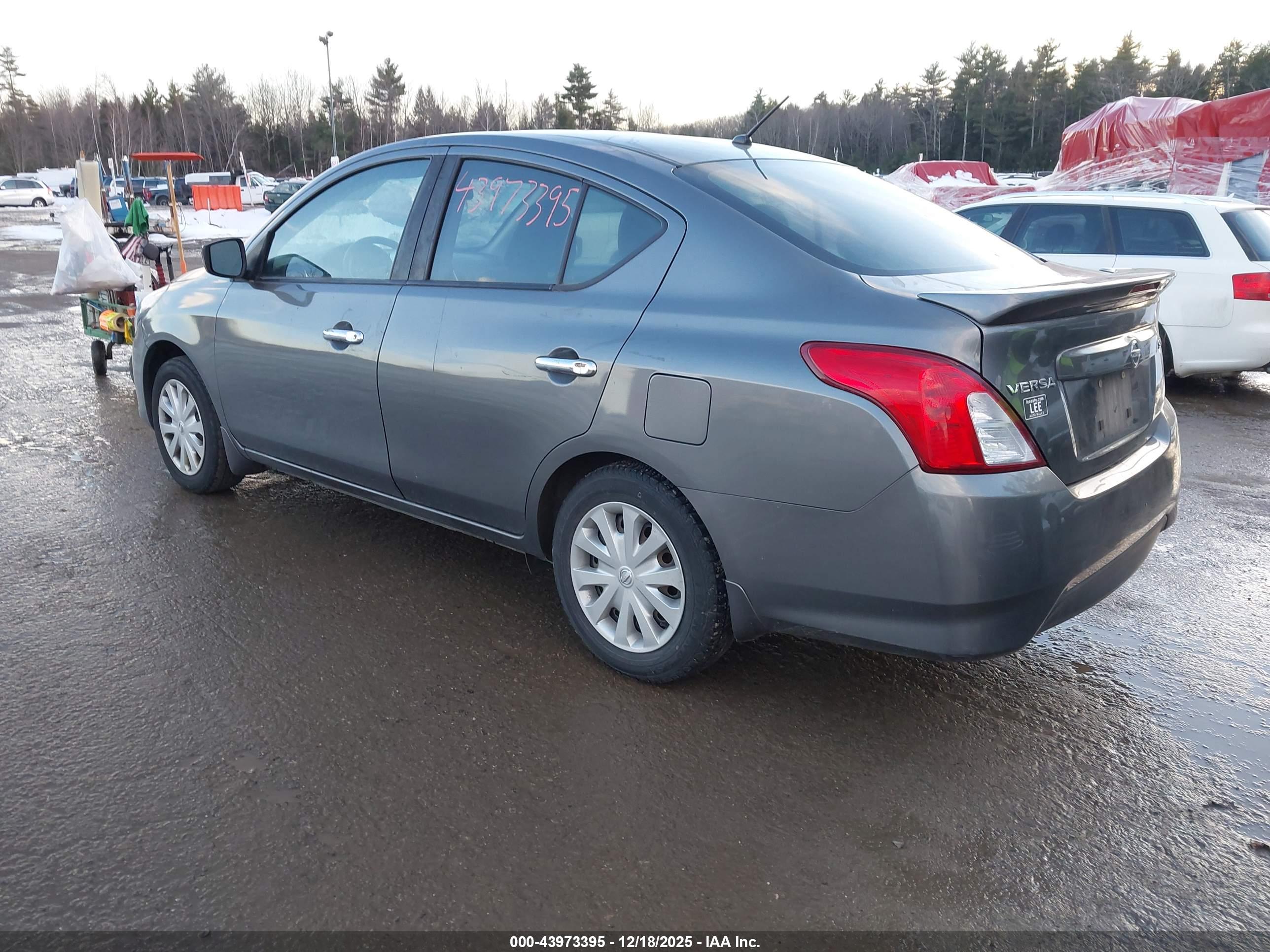 NISSAN VERSA image 3