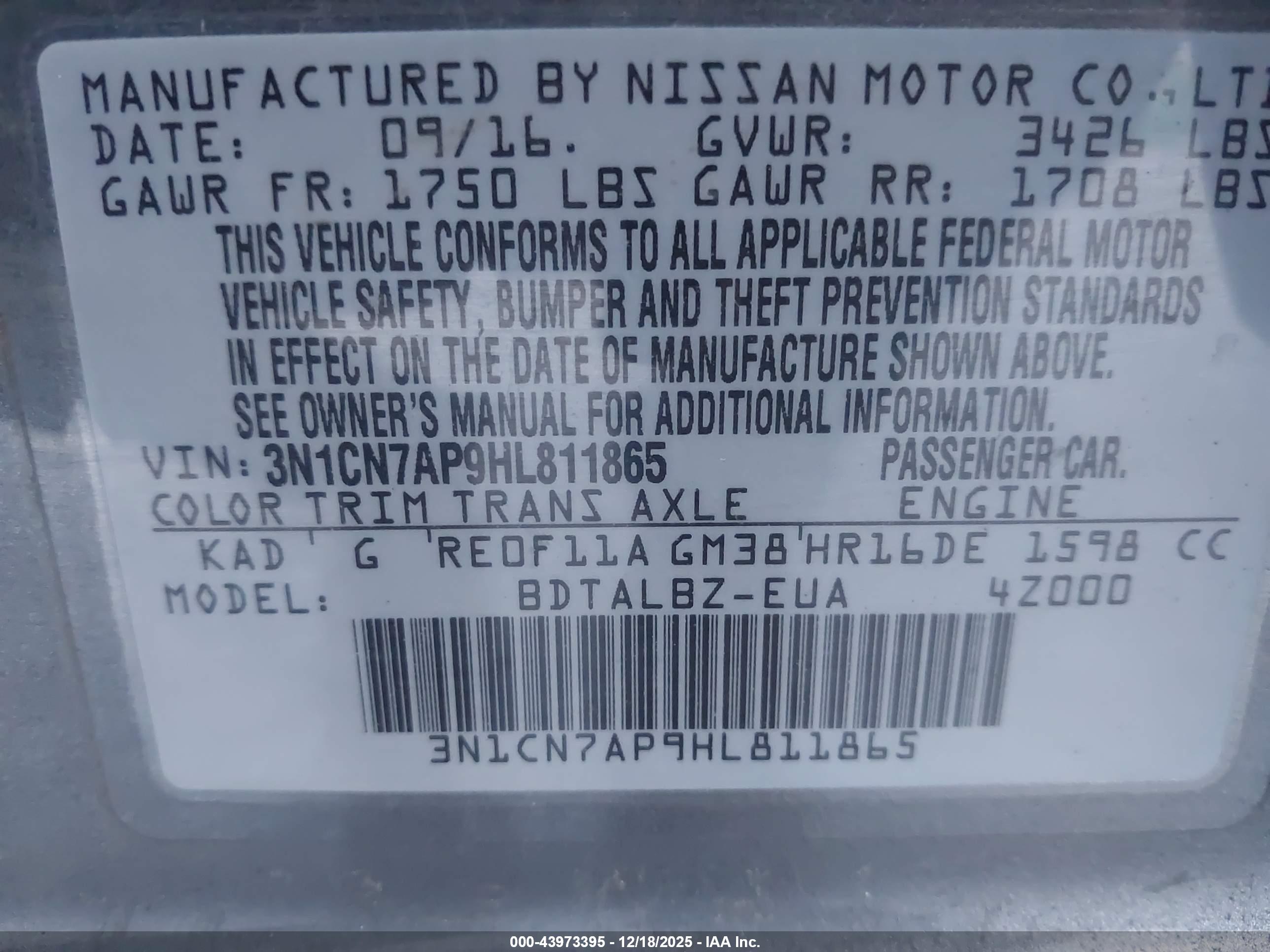 NISSAN VERSA image 9