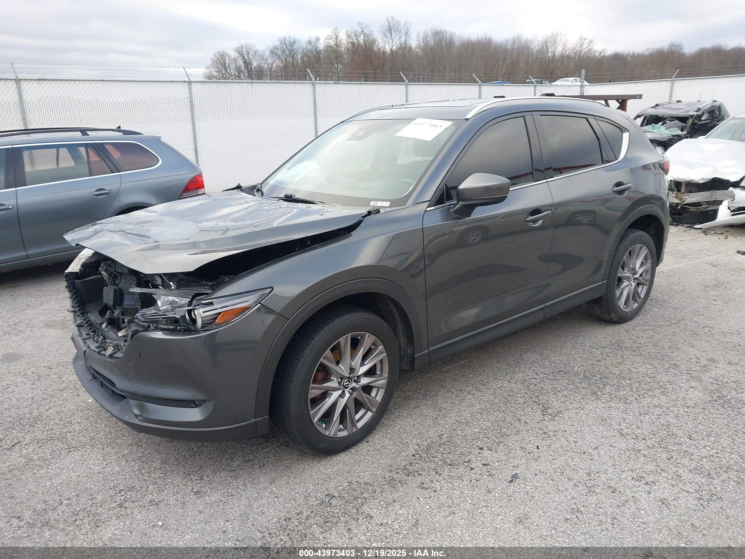MAZDA CX-5 image 2