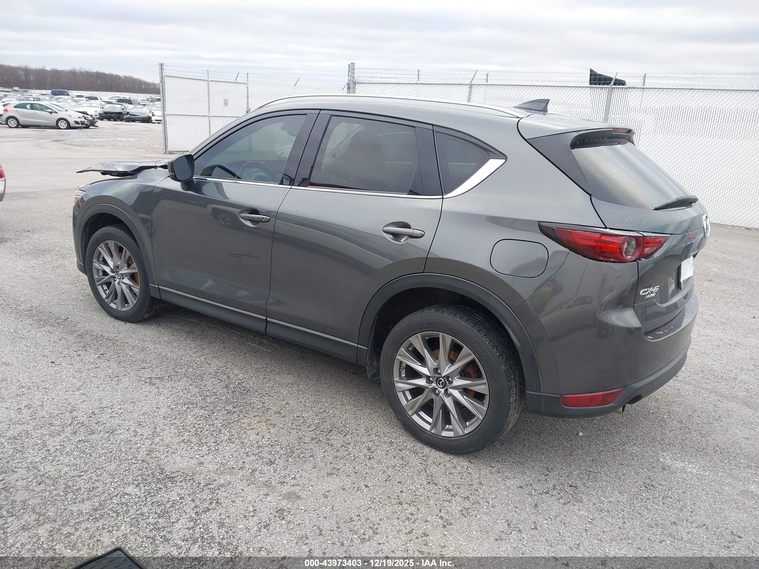 MAZDA CX-5 image 3