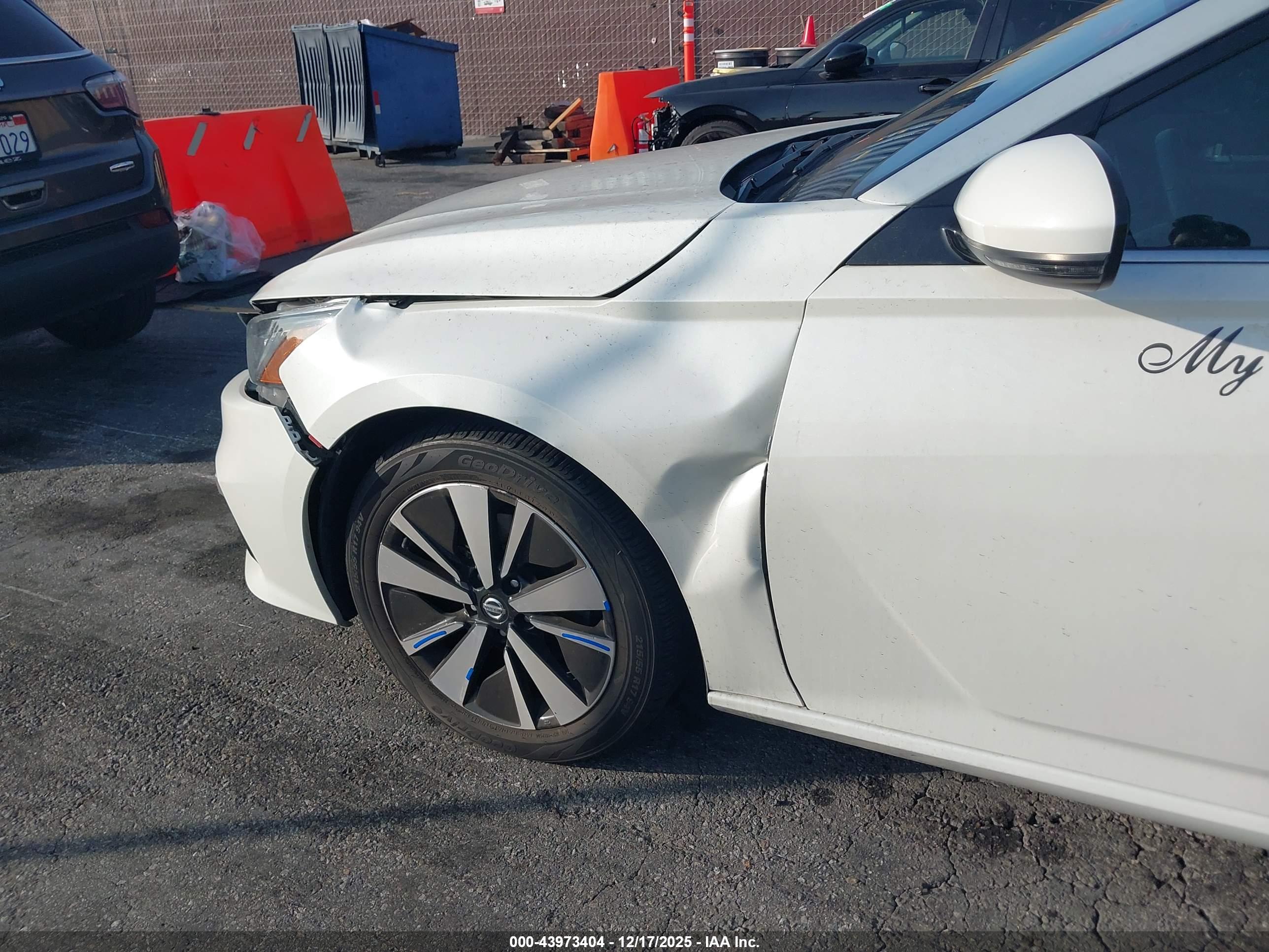 NISSAN ALTIMA image 6