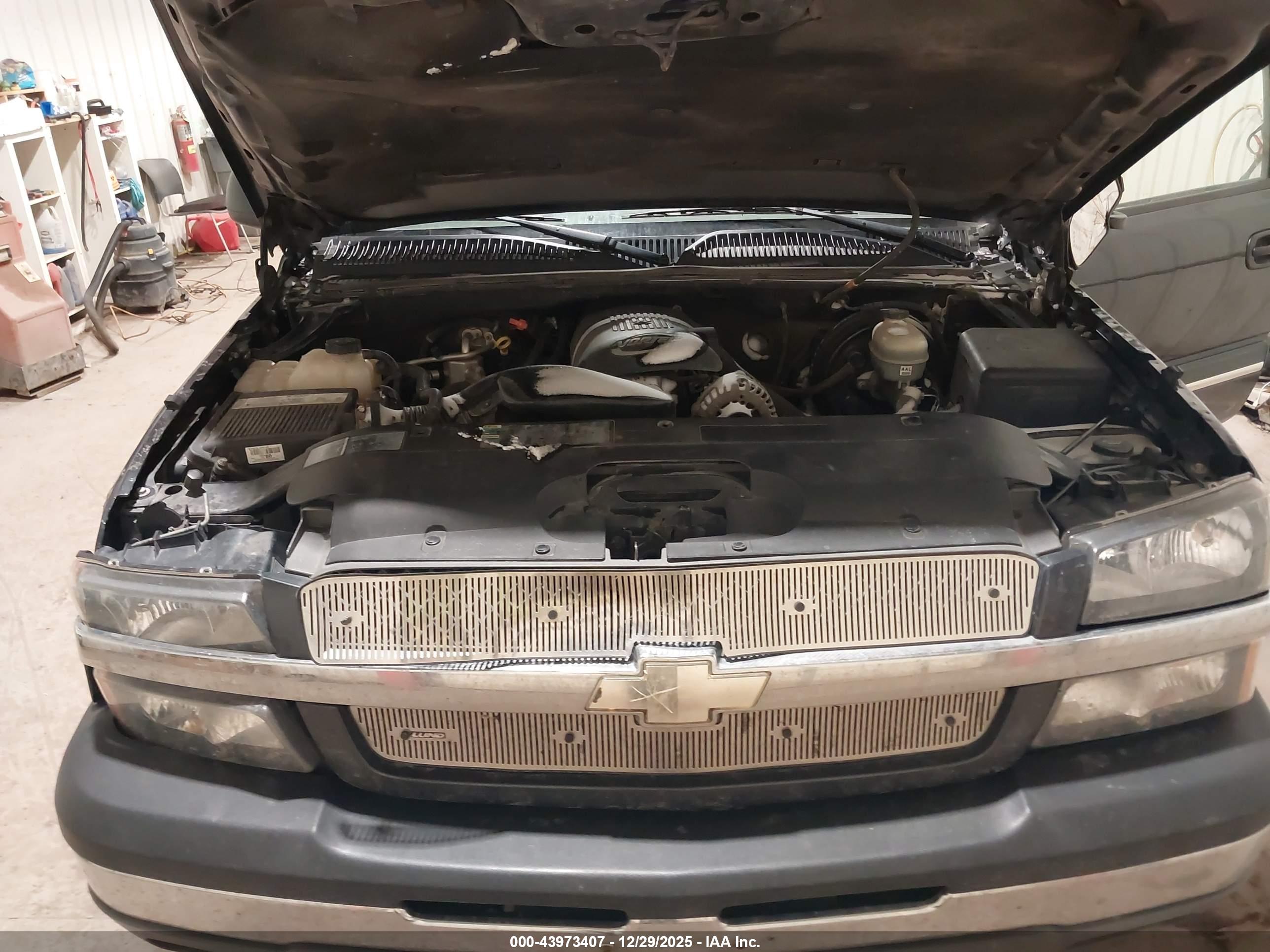CHEVROLET SILVERADO image 10