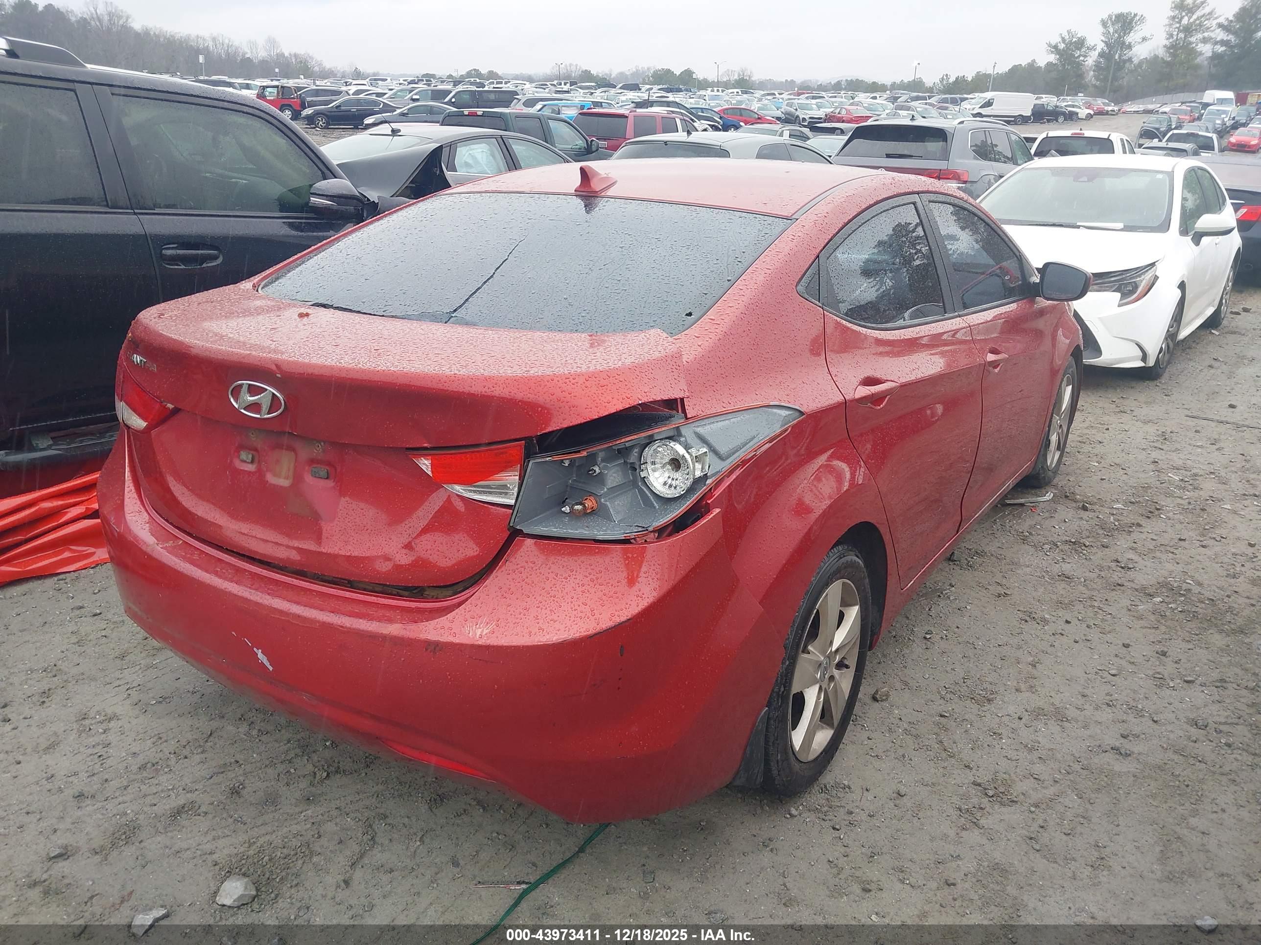 HYUNDAI ELANTRA image 4