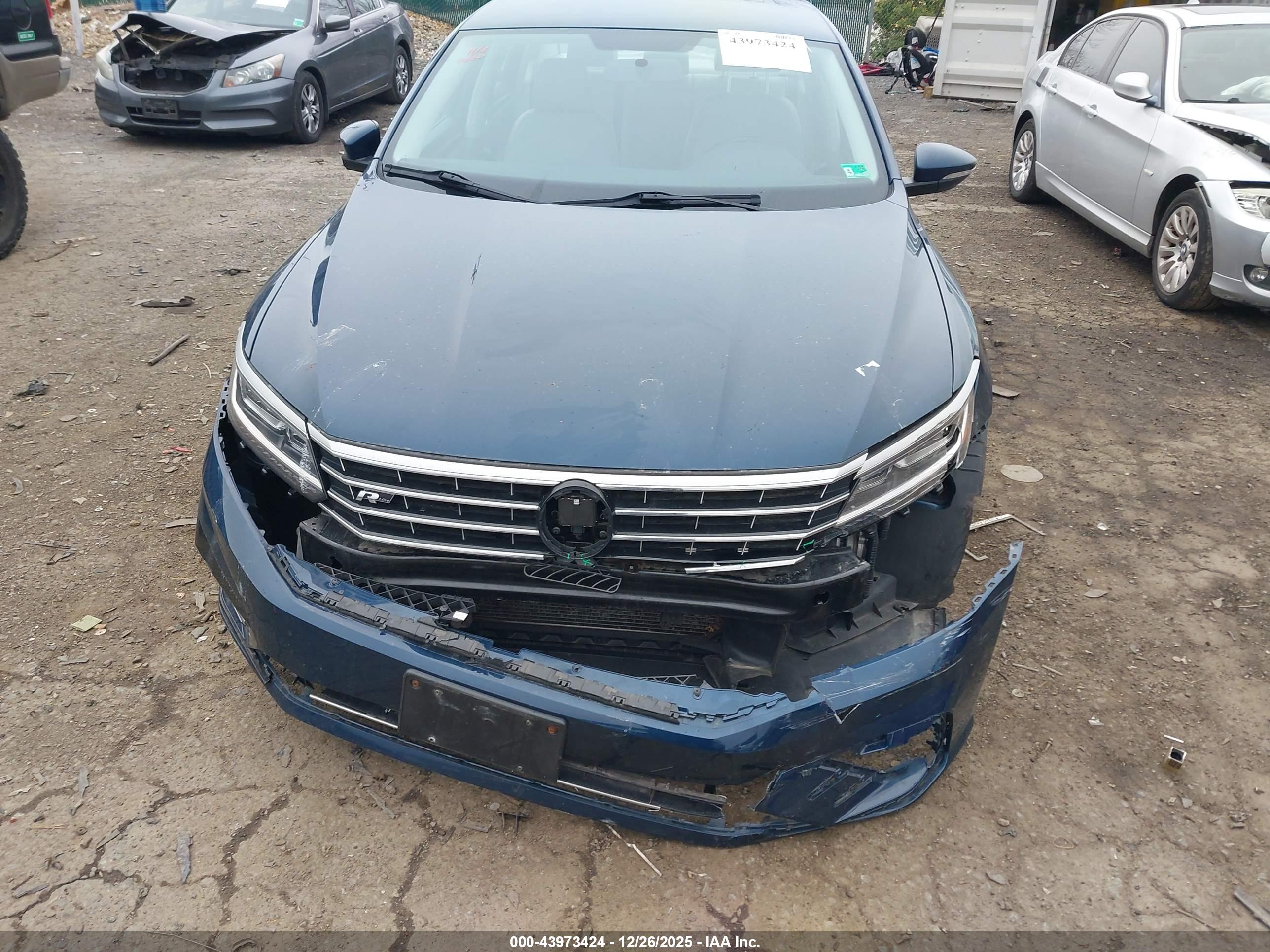 VOLKSWAGEN PASSAT image 6