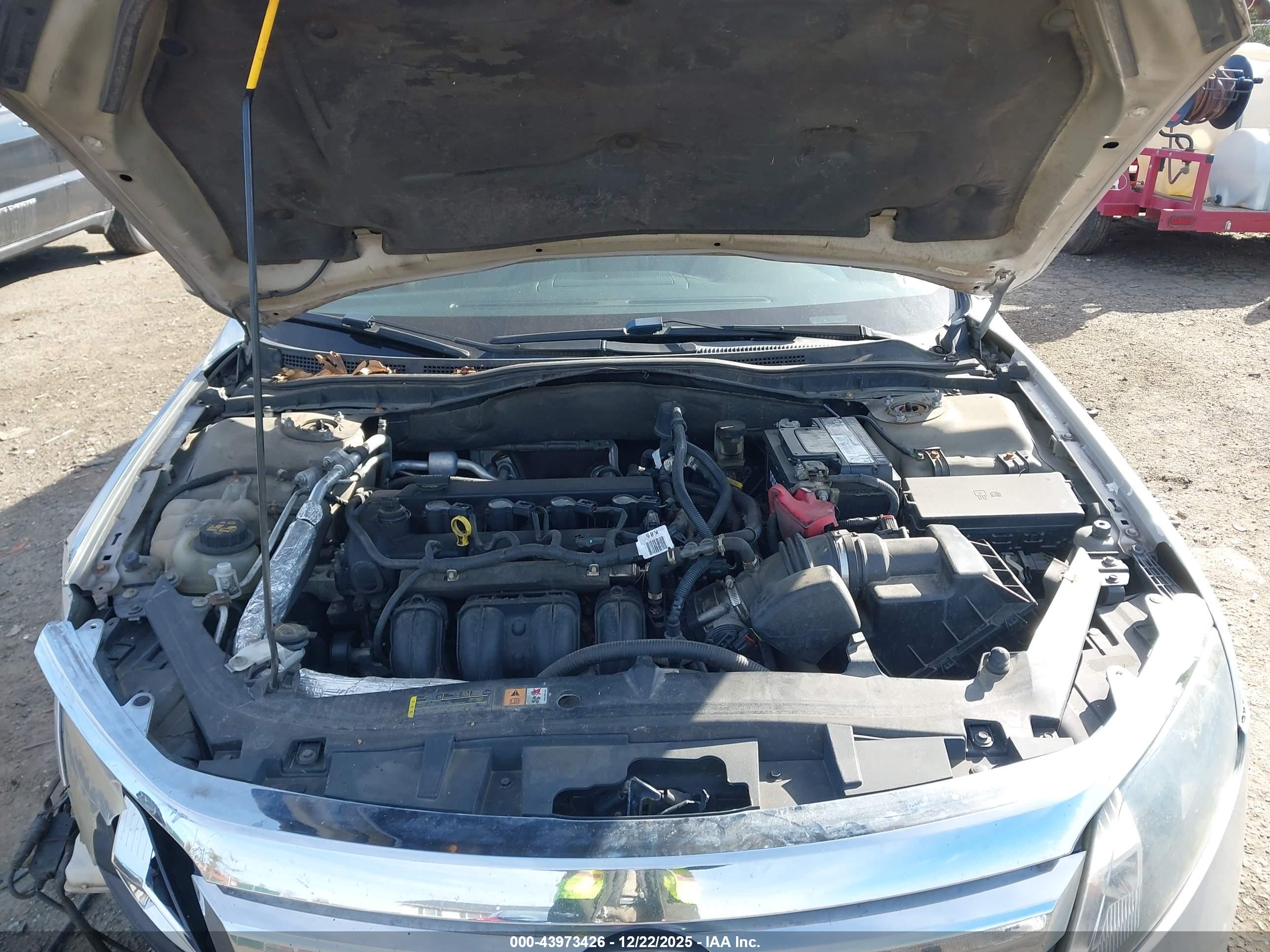 FORD FUSION image 10
