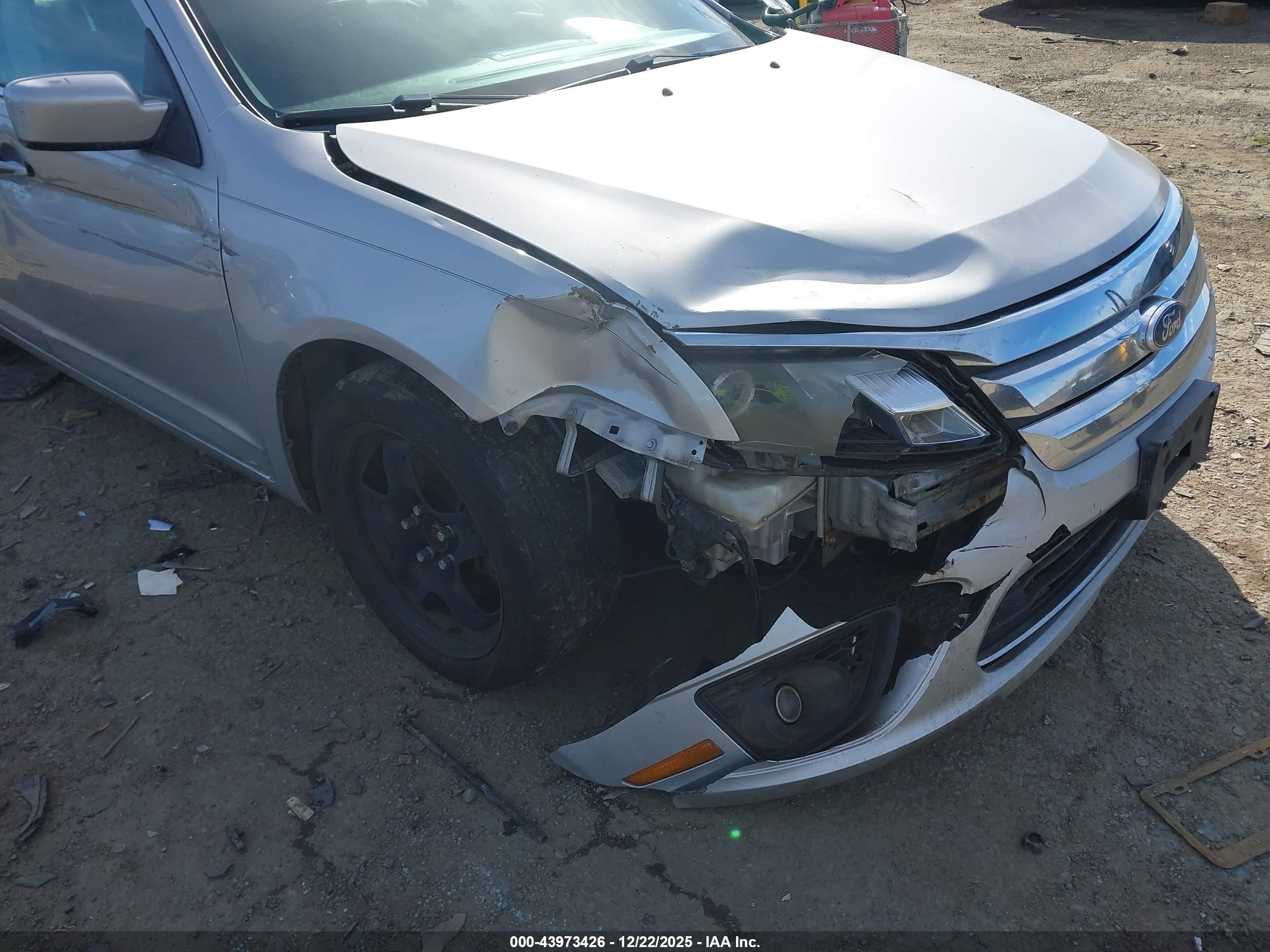 FORD FUSION image 6
