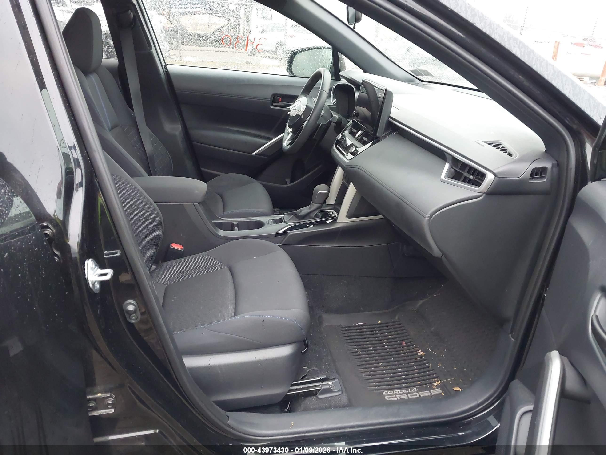 TOYOTA COROLLA image 5